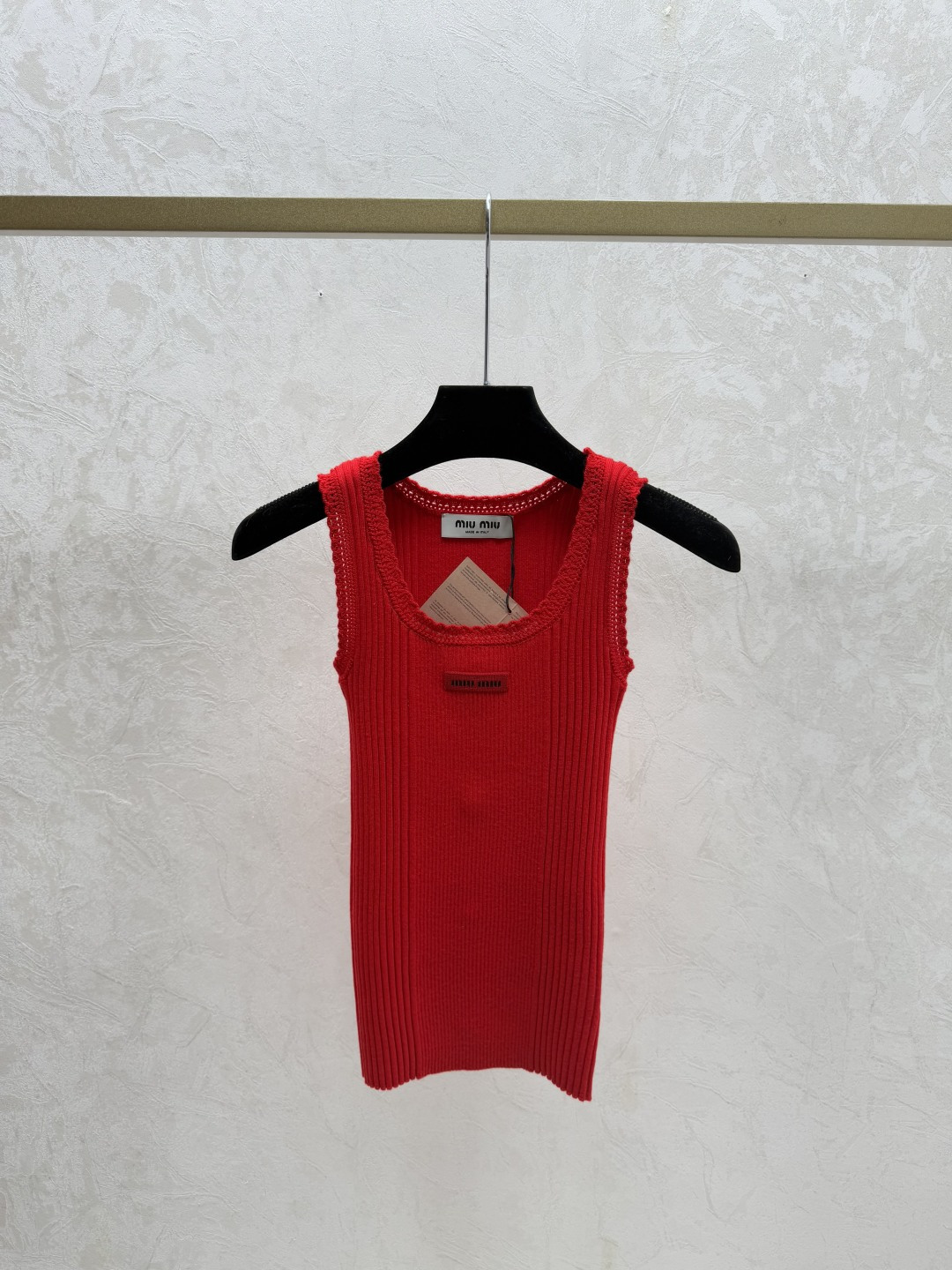 NO:665824,LO Home Early Spring New Solid Color Simple Round Neck Knitted Vest Color White Coffee Red Size 36.38.40,, 19860909LO家 早春新款 纯色简约圆领针织背心 颜色白色 咖啡 红色 尺码36.38.40,, ,Women's clothing