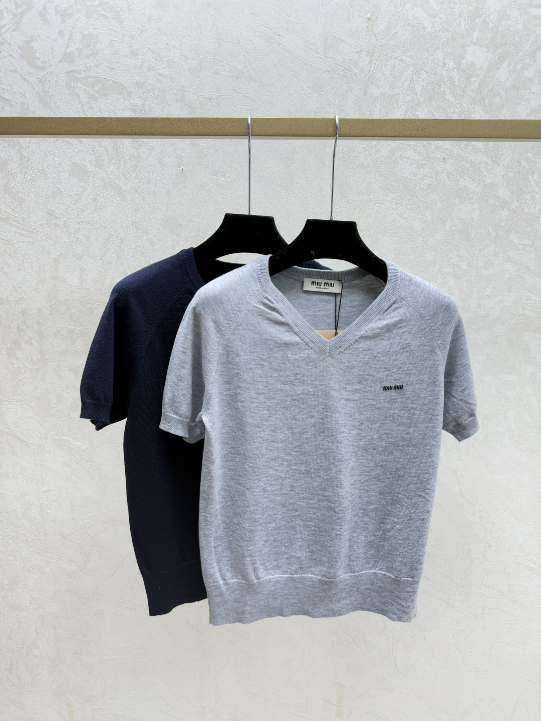 NO:665830,M family early spring new style solid color simple V-neck knitted short sleeves color gray royal blue size 36.38.40, T-shirt,  19860909M家 早春新款 纯色简约V领针织短袖 颜色灰色 宝蓝 尺码36.38.40,,T-shirt, ,Women's clothing