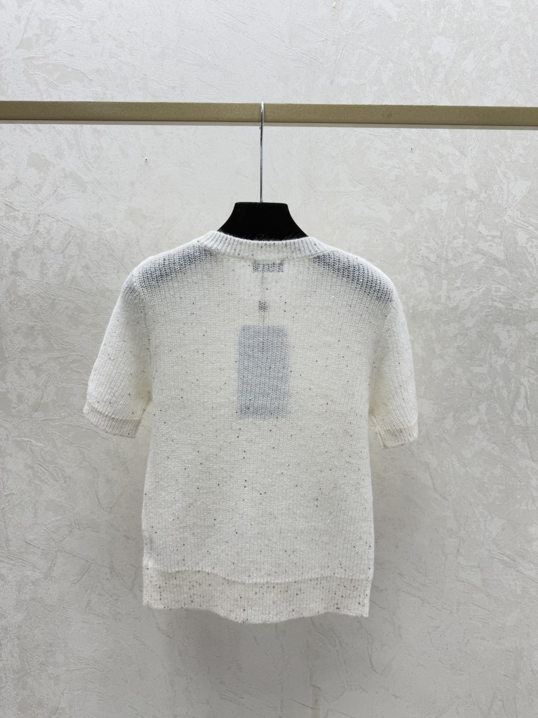 🆕CH家🆕 早春新款 纯色立体蝴蝶结珠片圆领针织短袖颜色：白色 红色尺码：36.38.40👉