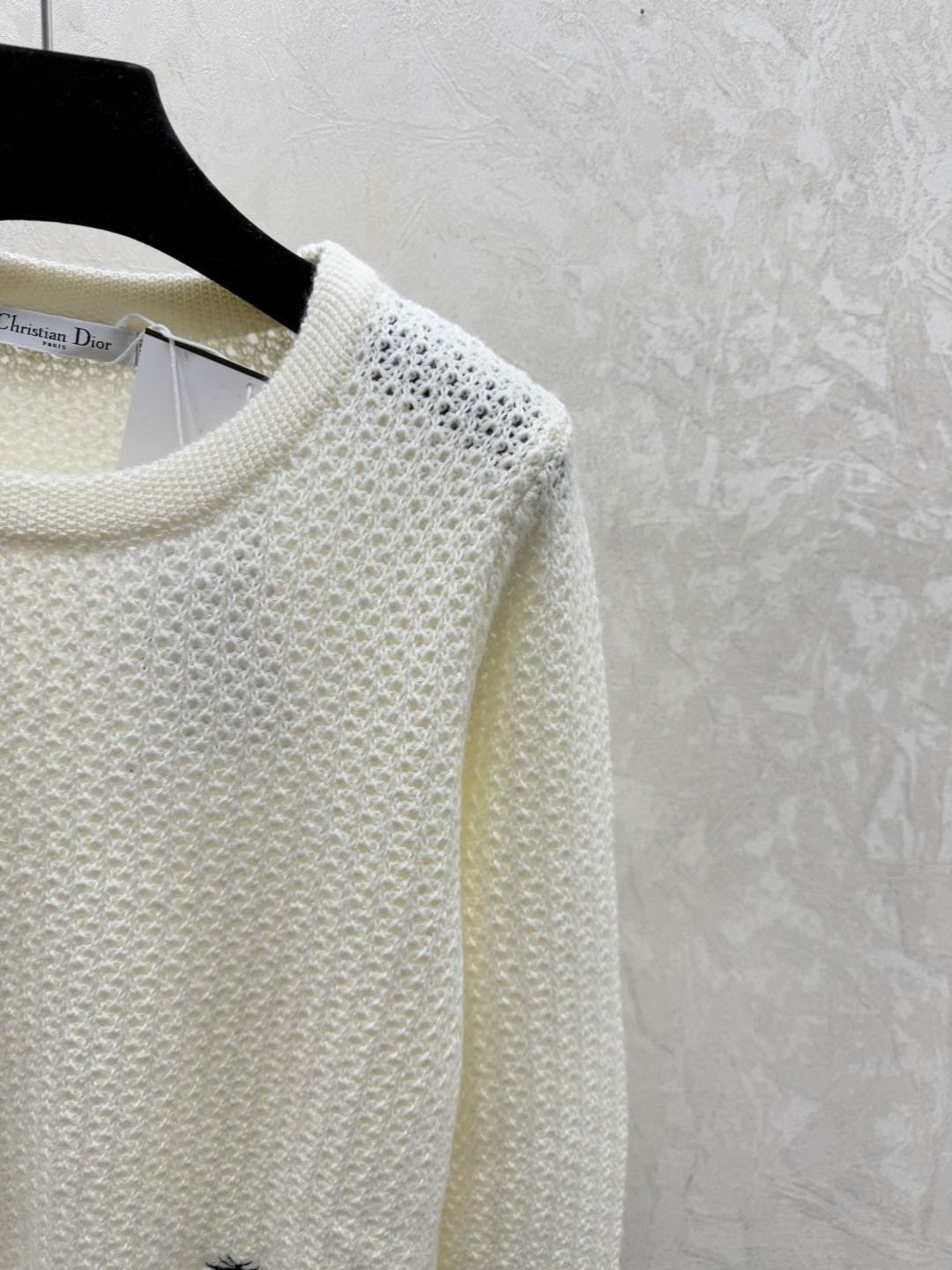 🆕D家🆕 早秋新款 纯色镂空圆领针织长袖颜色：白色 卡其 黑色尺码：36.38.40👉