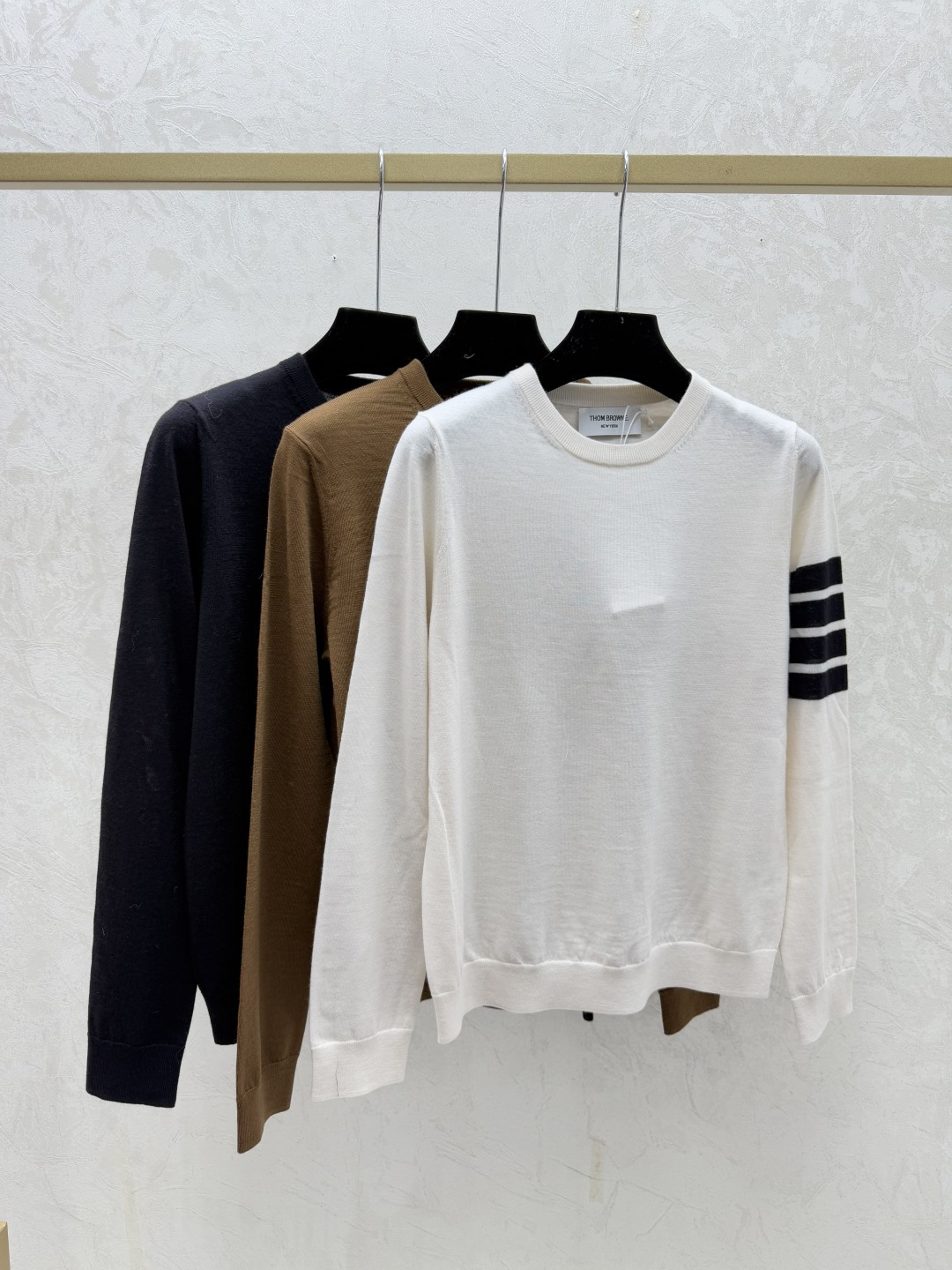NO:666760,TB Home Early Autumn New Style Contrast Color Striped Round Neck Knitted Long Sleeves Color White Coffee Black Size 36.38.40,, 19860909TB家 早秋新款 撞色条纹圆领针织长袖 颜色白色 咖啡 黑色 尺码36.38.40,, ,Women's clothing