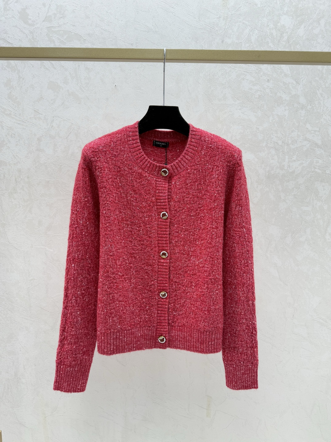 NO:667179,CH Home Early Autumn New Solid Color Simple Round Neck Knitted Long-Sleeved Cardigan Color Rose Pink Black Size 36.38.40,, 19860909CH家 早秋新款 纯色简约圆领针织长袖开衫 颜色玫红 粉色 黑色 尺码36.38.40,, ,Women's clothing