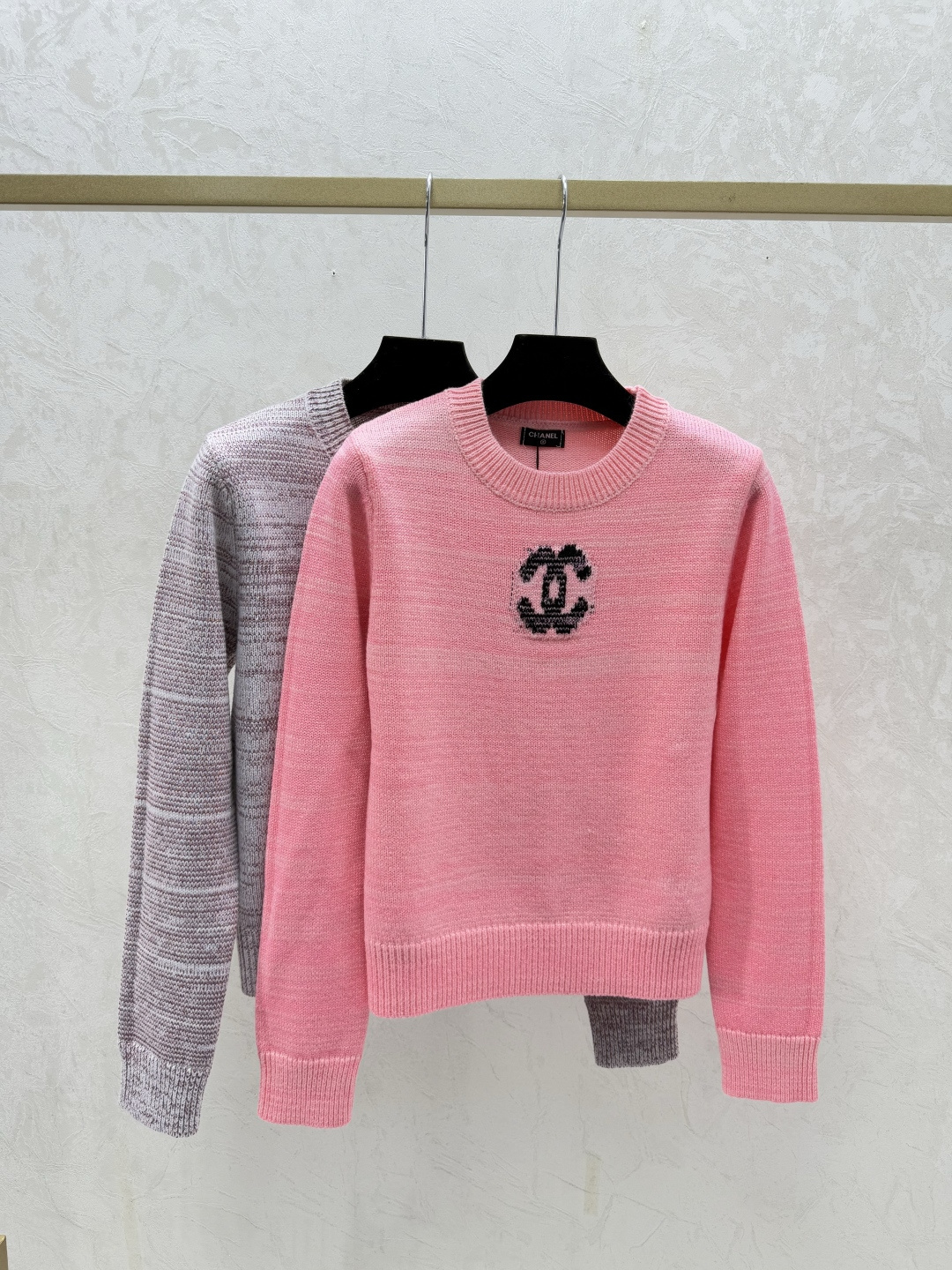 NO:667187,CH Home Early Autumn New Style Contrast Letter Round Neck Knitted Long Sleeve Color Pink Purple Size 36.38.40,, 19860909CH家 早秋新款 撞色字母圆领针织长袖 颜色粉色 紫色 尺码36.38.40,, ,Women's clothing