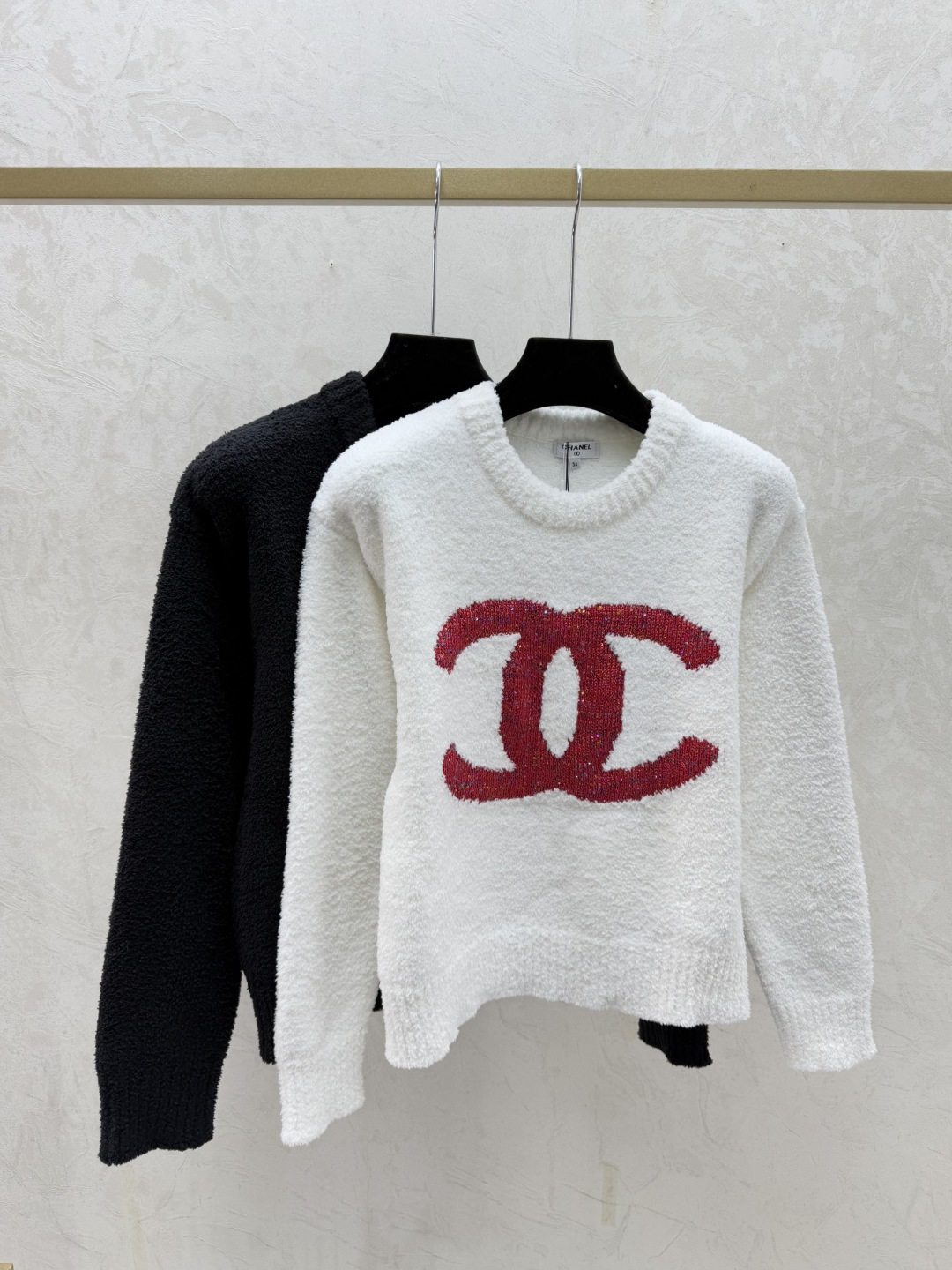 NO:667195,CH Home Early Autumn New Style Contrast Letter Round Neck Knitted Long Sleeve Color White Black Size 36.38.40,, 19860909CH家 早秋新款 撞色字母圆领针织长袖 颜色白色 黑色 尺码36.38.40,, ,Women's clothing