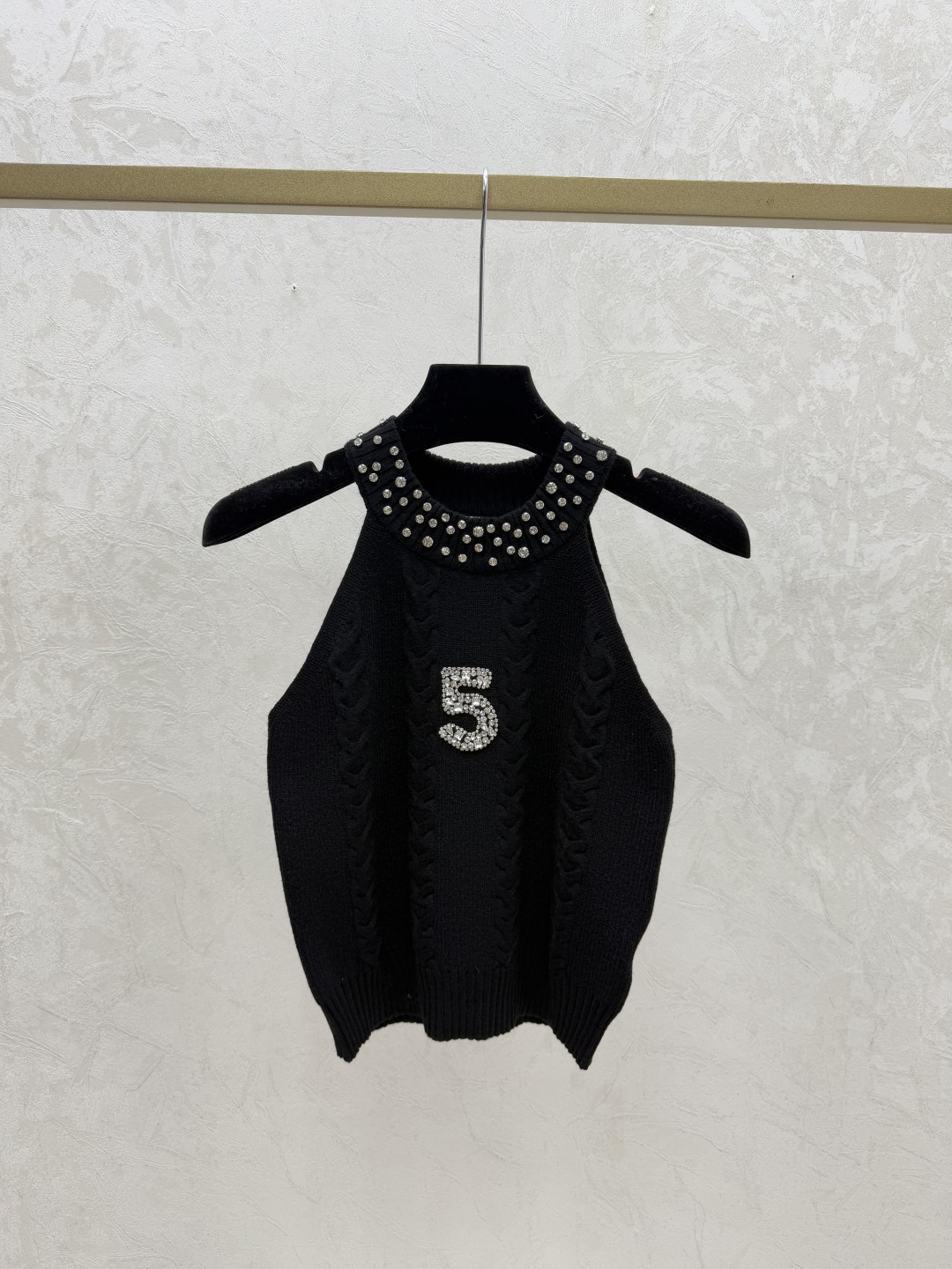 🆕CH家🆕 早春新款 重工钉珠圆领针织背心颜色：白色 黑色尺码：36.38.40👉