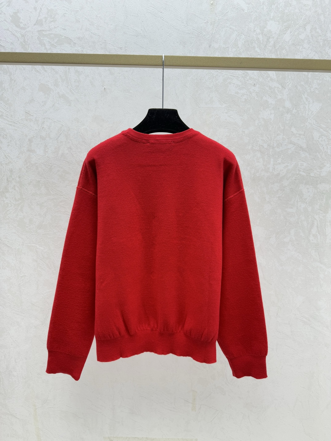 🆕M家🆕 早秋新款 撞色字母圆领针织长袖颜色：红色 宝蓝尺码：36.38.40👉