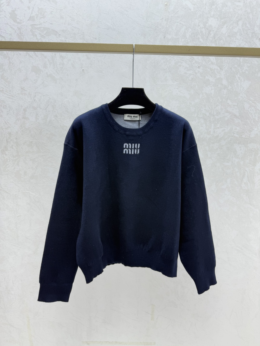 🆕M家🆕 早秋新款 撞色字母圆领针织长袖颜色：红色 宝蓝尺码：36.38.40👉