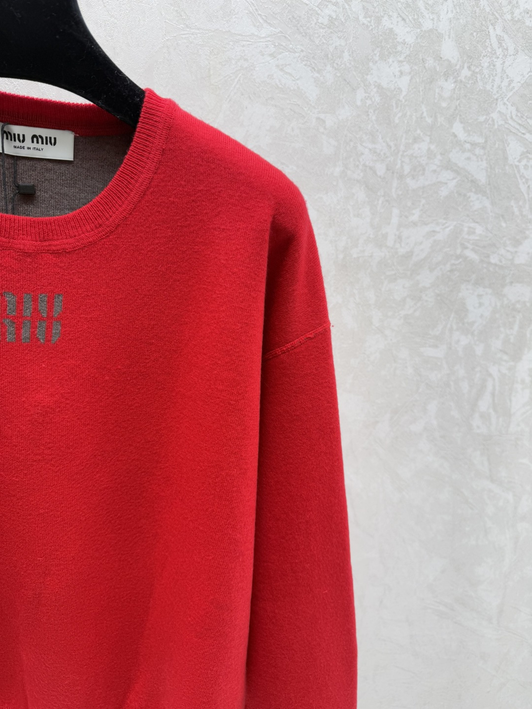 🆕M家🆕 早秋新款 撞色字母圆领针织长袖颜色：红色 宝蓝尺码：36.38.40👉