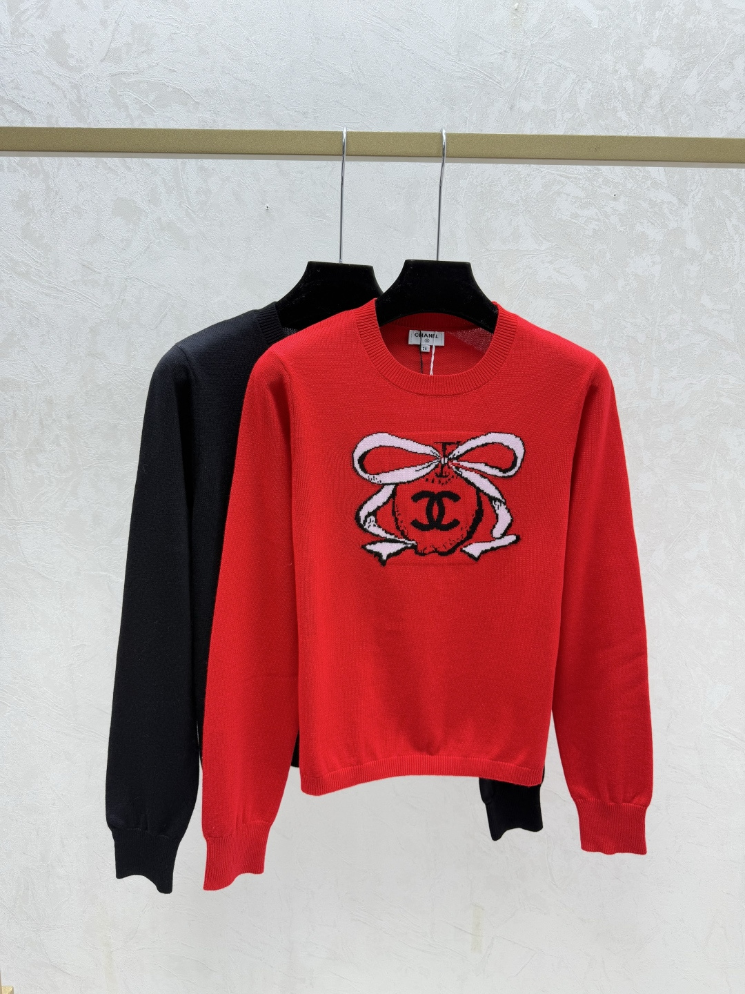 NO:684397,CH Home Early Autumn New Style Contrast Letter Bow Round Neck Knitted Long Sleeve Color Red Black Size 36.38.40,,19860909CH家 早秋新款 撞色字母蝴蝶结圆领针织长袖 颜色红色 黑色 尺码36.38.40,,,Women's clothing