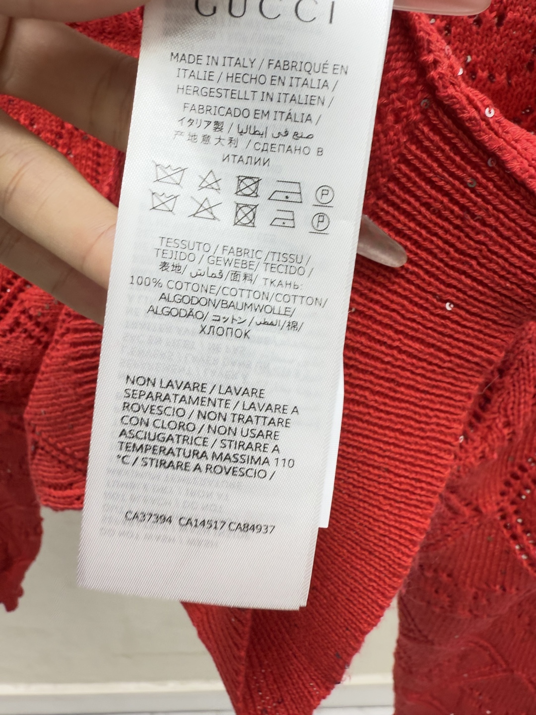 🆕G家🆕 早秋新款 纯色菱格镂空圆领针织长袖颜色：红色 白色 燕麦 宝蓝尺码：36.38.40👉