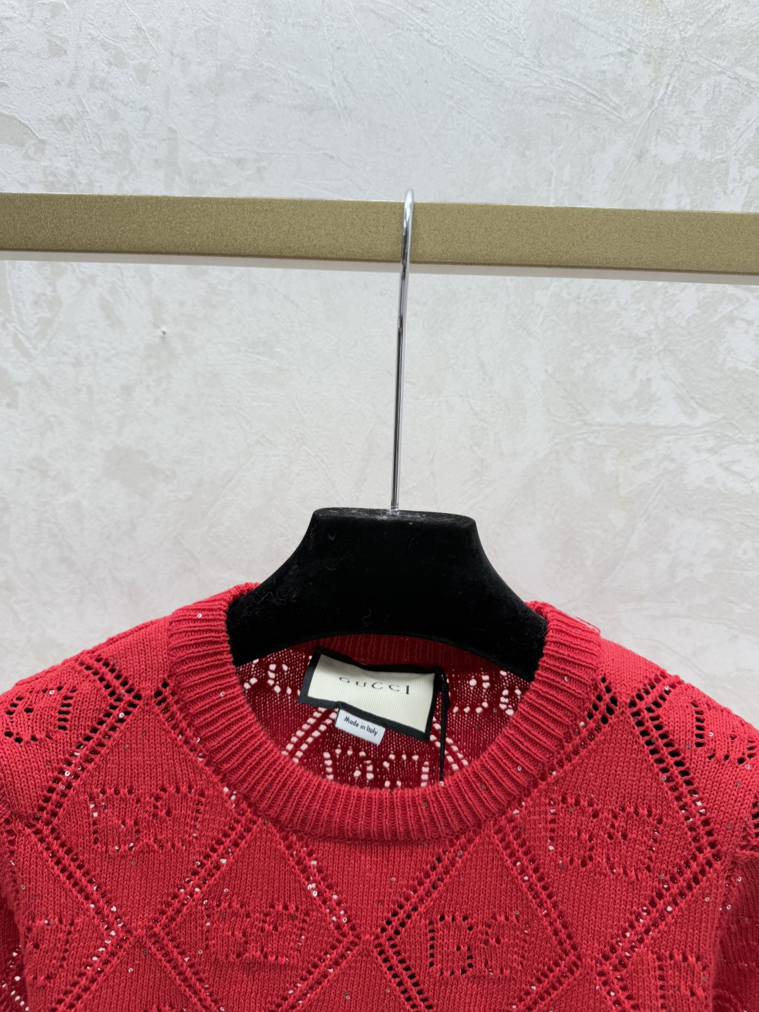 🆕G家🆕 早秋新款 纯色菱格镂空圆领针织长袖颜色：红色 白色 燕麦 宝蓝尺码：36.38.40👉