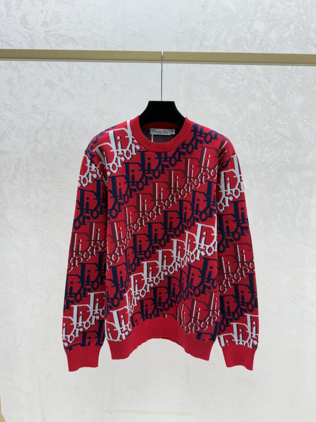 NO:685261,D Home Early Autumn New Style Contrast Presbyopia Letters Round Neck Knitted Long Sleeves Color Red Size 36.38.40,,dior,19860909D家 早秋新款 撞色老花字母圆领针织长袖 颜色红色 尺码36.38.40,,dior,,Women's clothing