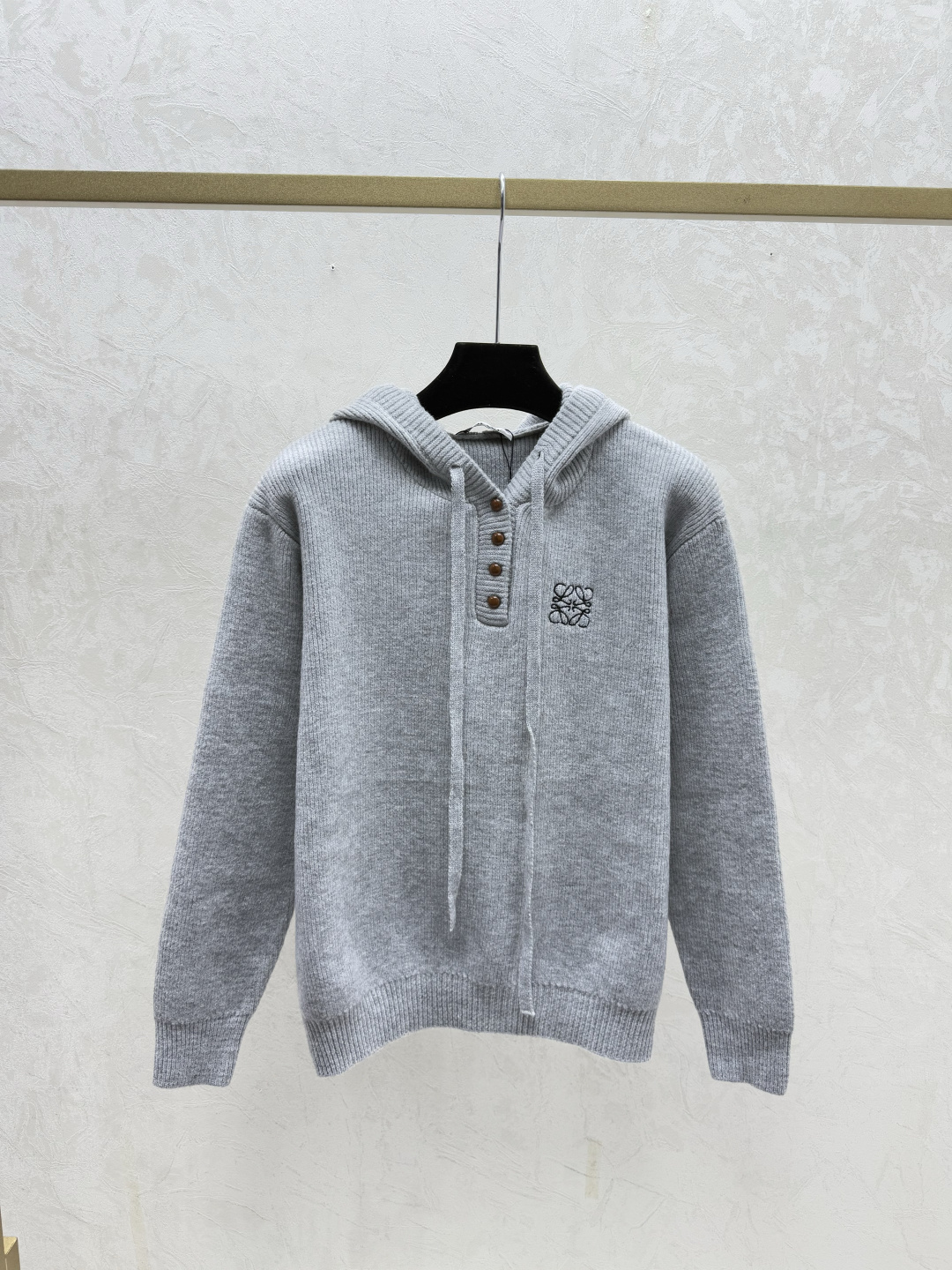 🆕LO家🆕 早秋新款 纯色连帽针织长袖颜色：灰色 紫色尺码：36.38.40👉