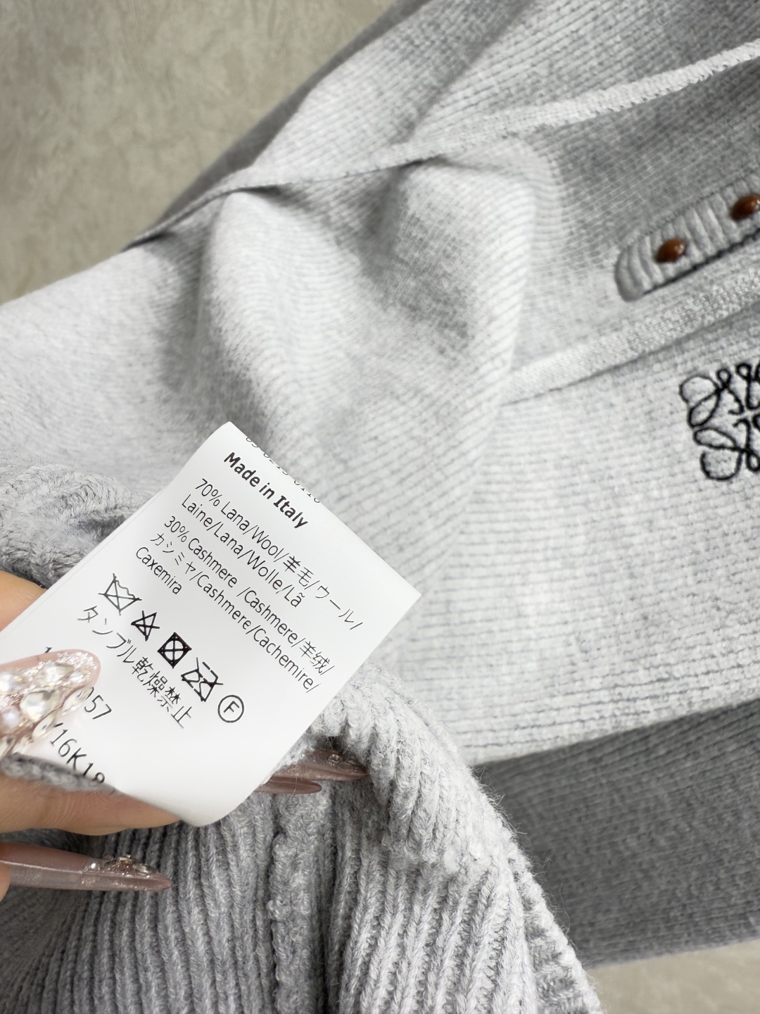 🆕LO家🆕 早秋新款 纯色连帽针织长袖颜色：灰色 紫色尺码：36.38.40👉