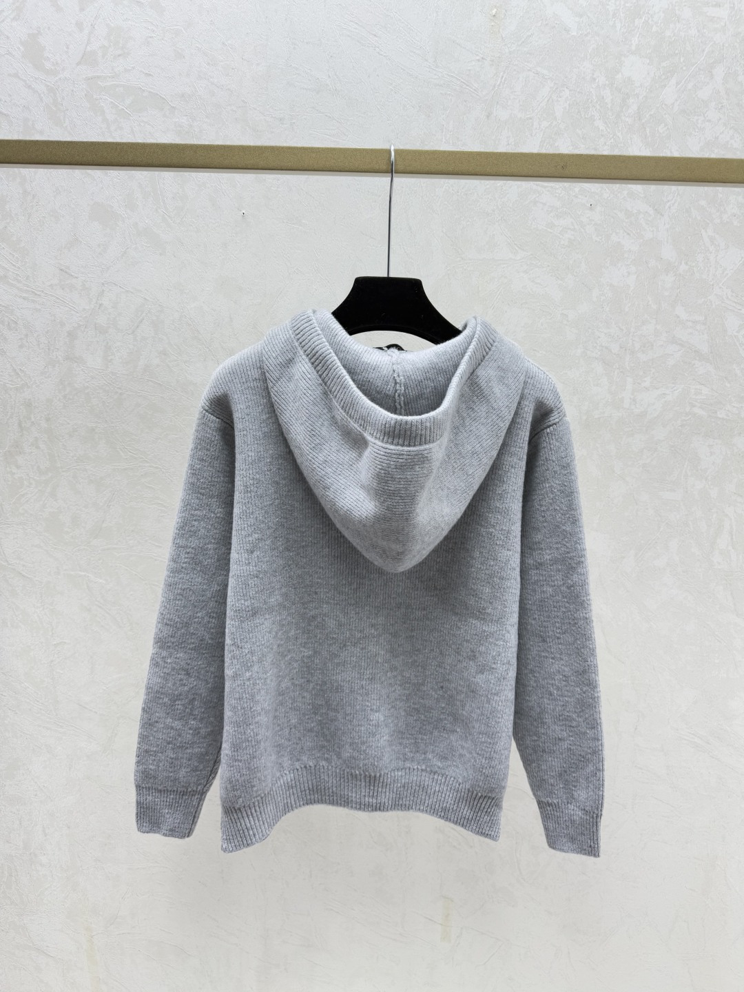 🆕LO家🆕 早秋新款 纯色连帽针织长袖颜色：灰色 紫色尺码：36.38.40👉