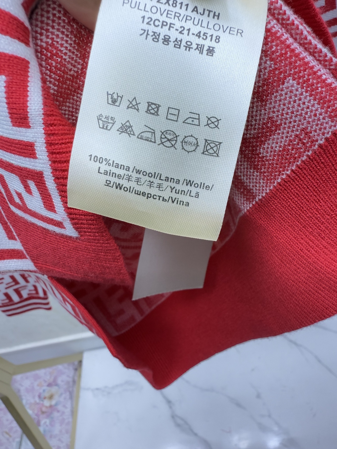 🆕F家🆕 早秋新款 撞色老花字母圆领针织长袖颜色：红色 黄色 蓝色 咖啡尺码：36.38.40👉