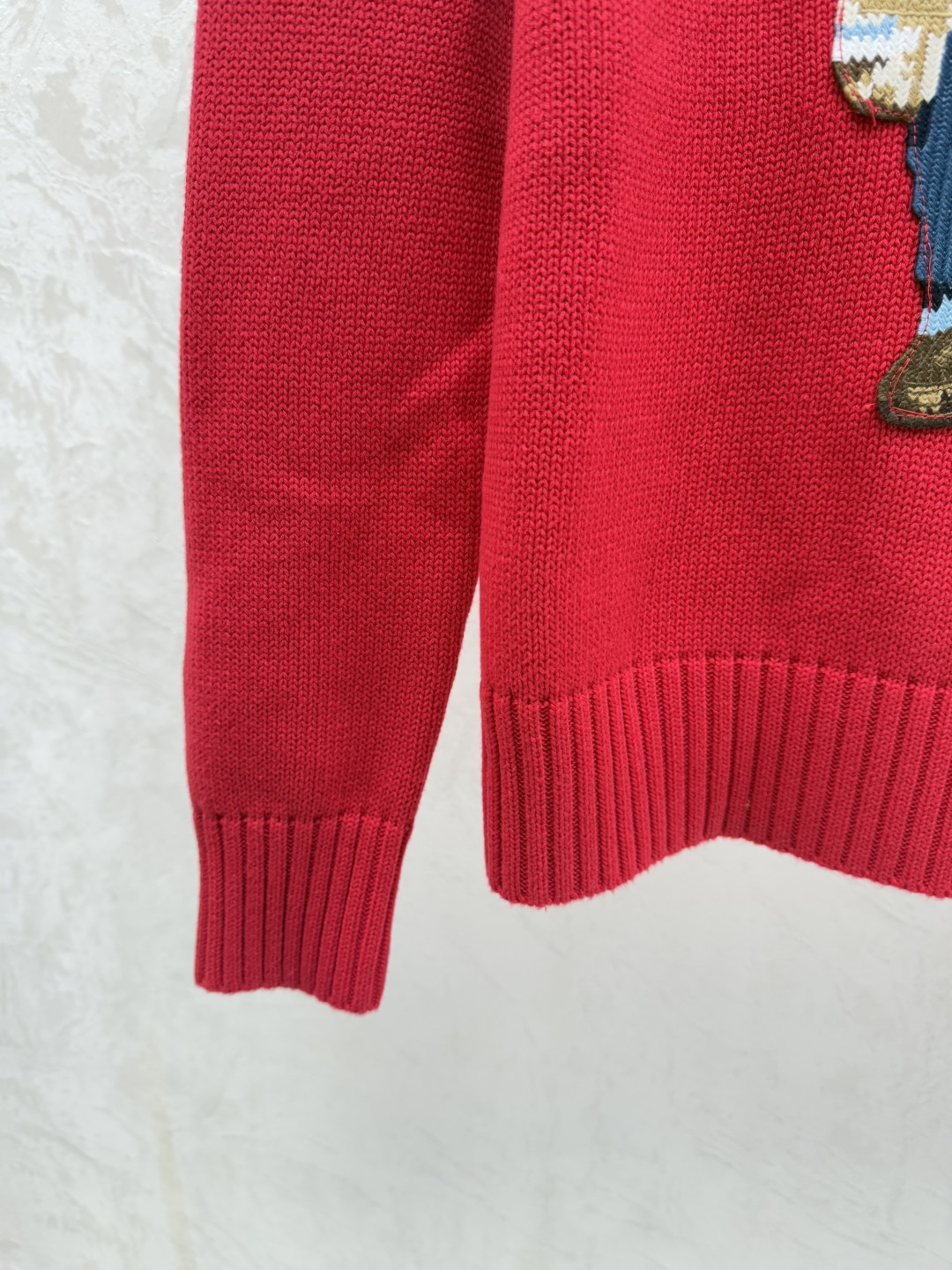 🆕PO家🆕 早秋新款 撞色小熊提花圆领针织长袖颜色：红色尺码：36.38.40👉