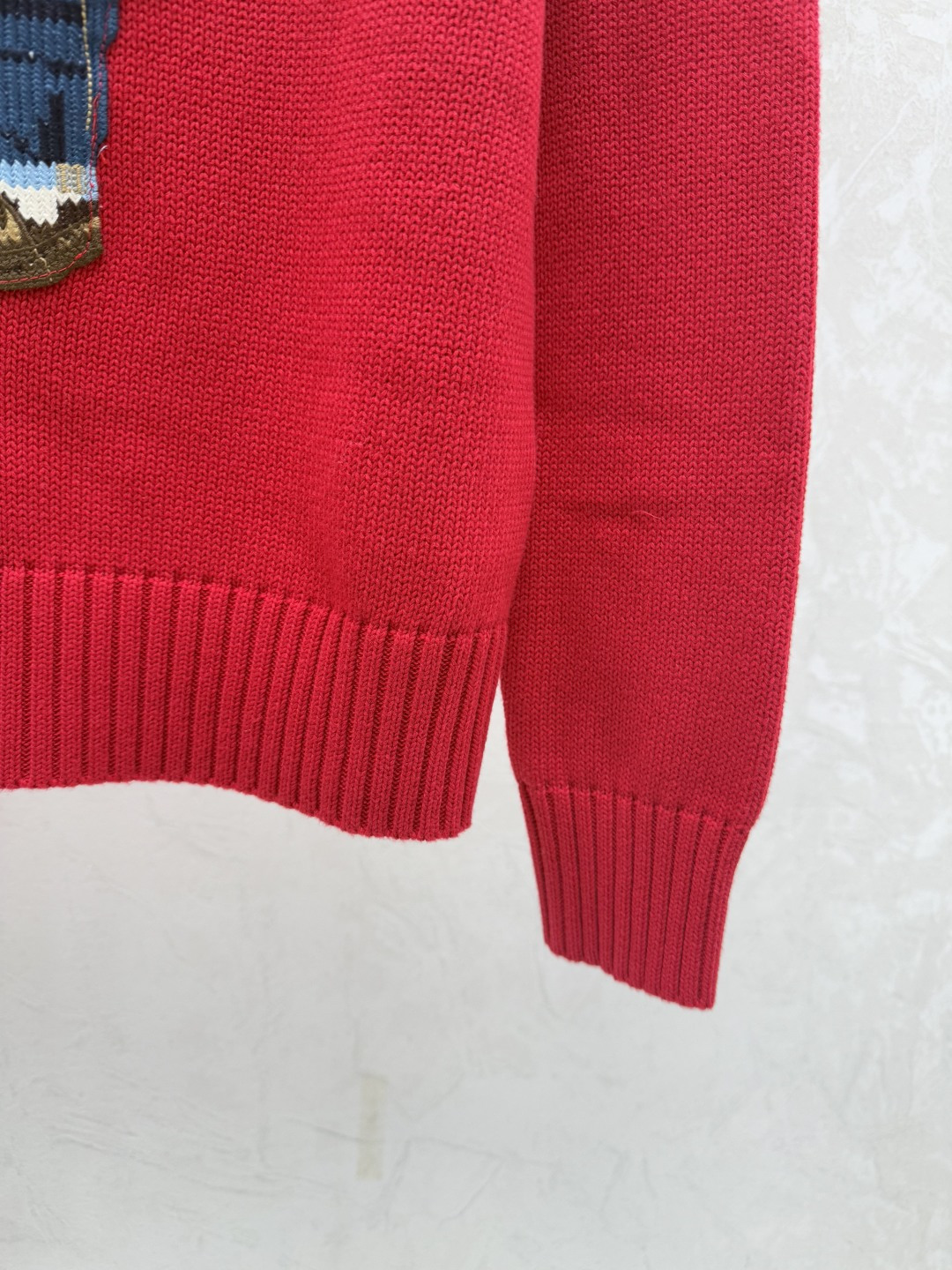 🆕PO家🆕 早秋新款 撞色小熊提花圆领针织长袖颜色：红色尺码：36.38.40👉