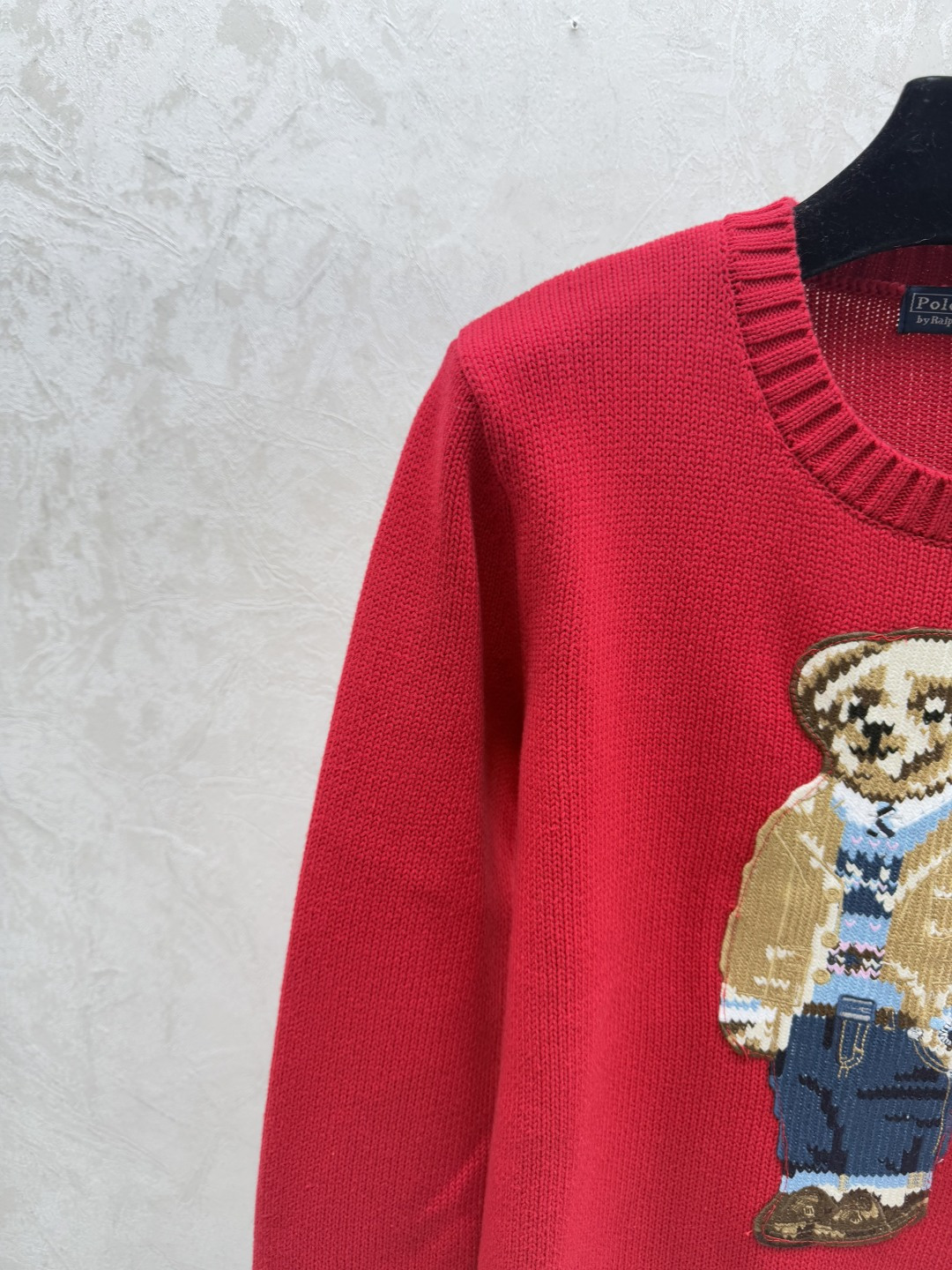 🆕PO家🆕 早秋新款 撞色小熊提花圆领针织长袖颜色：红色尺码：36.38.40👉