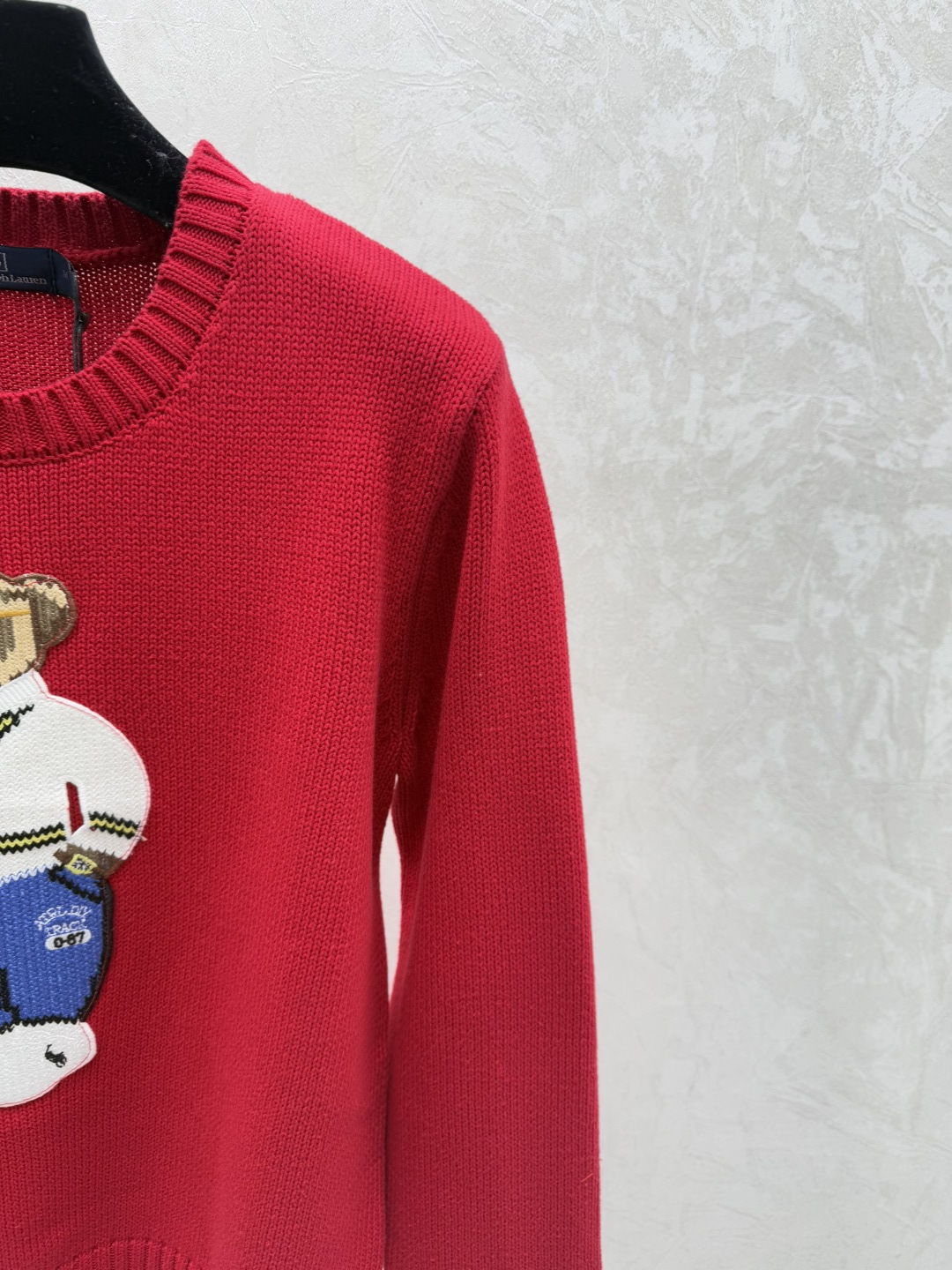 🆕PO家🆕 早秋新款 撞色小熊提花圆领针织长袖颜色：红色尺码：36.38.40👉