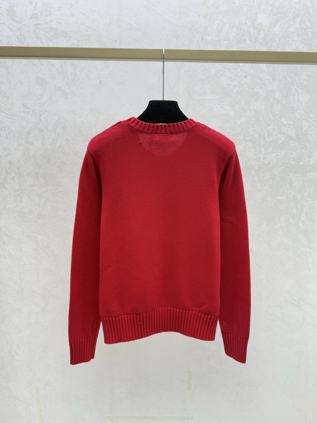 🆕PO家🆕 早秋新款 撞色小熊提花圆领针织长袖颜色：红色尺码：36.38.40👉