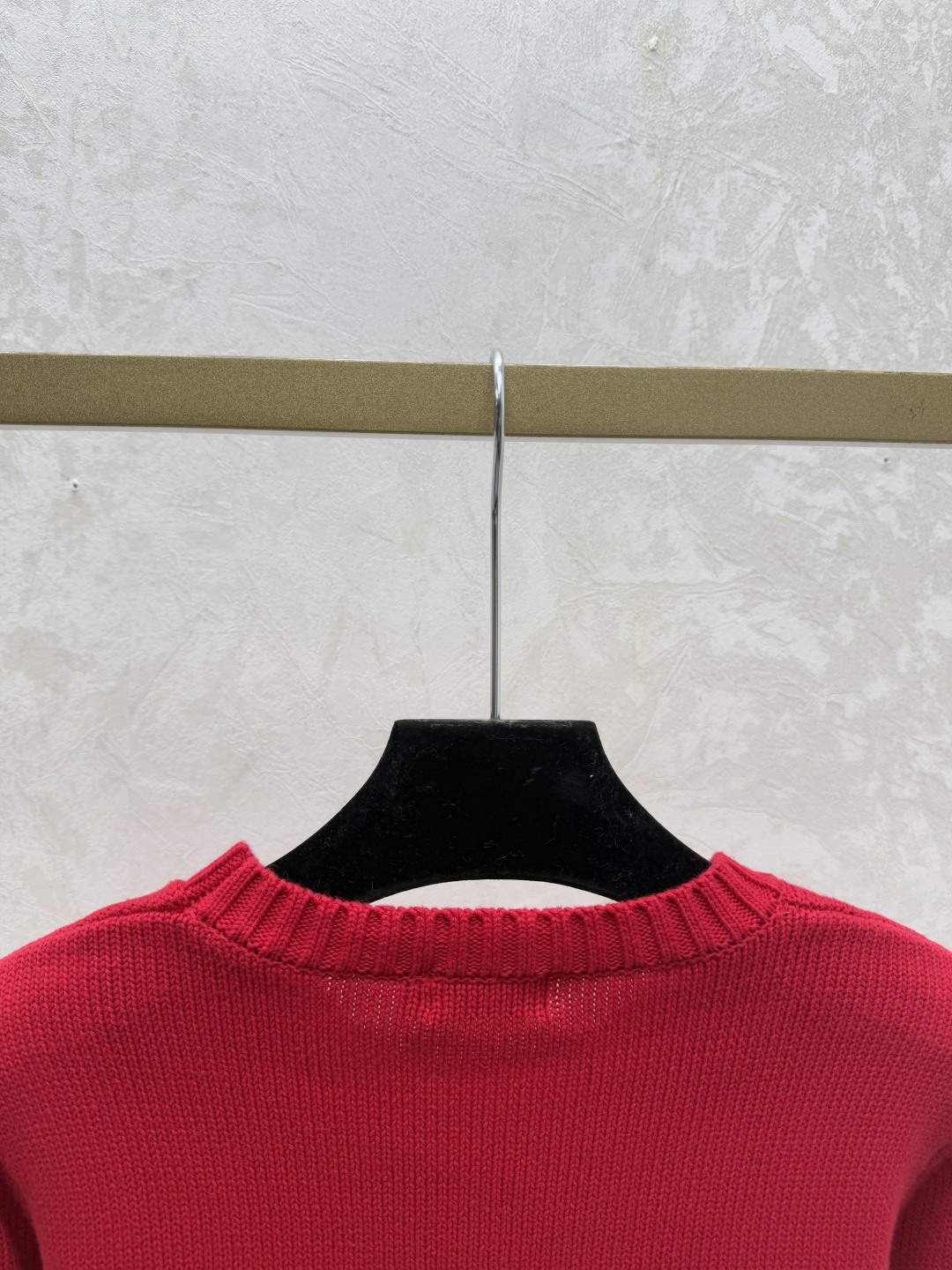 🆕PO家🆕 早秋新款 撞色小熊提花圆领针织长袖颜色：红色尺码：36.38.40👉