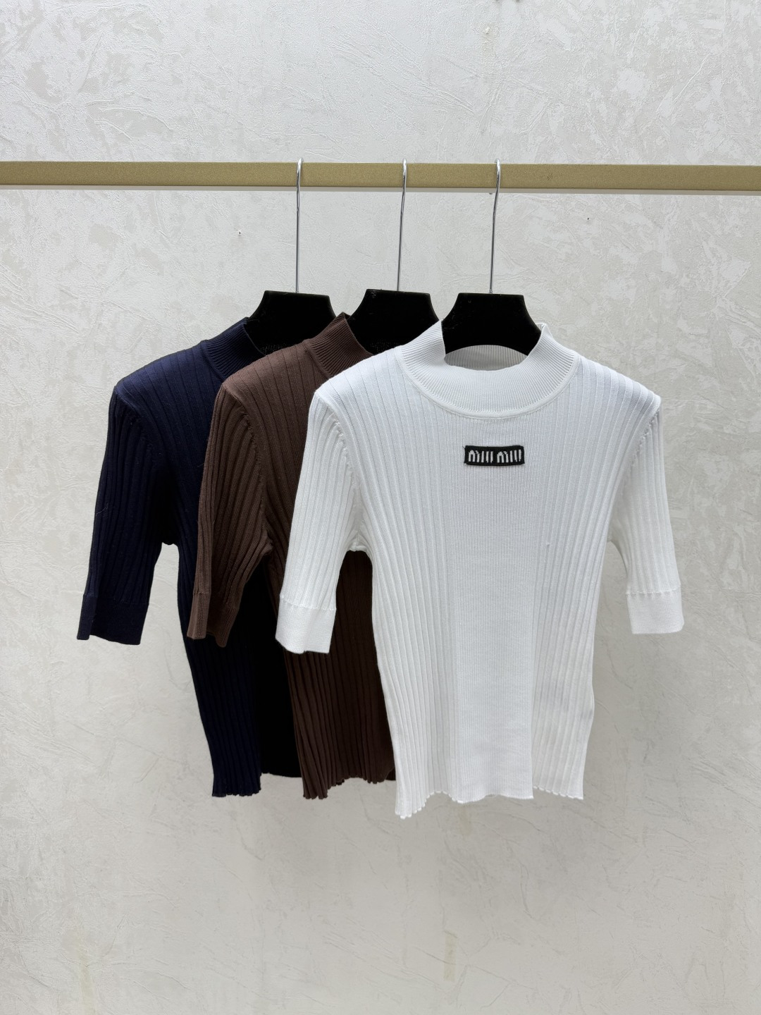 NO:686697,M family early spring new style solid color simple high collar knitted short sleeves color white coffee sapphire blue size 36.38.40, T-shirt,19860909M家 早春新款 纯色简约高领针织短袖 颜色白色 咖啡 宝蓝 尺码36.38.40,,T-shirt,,Women's clothing