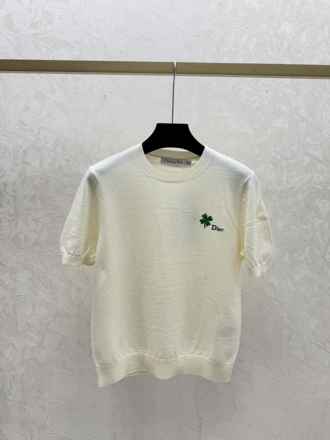 NO:686700,D family early spring new style solid color simple round neck knitted short sleeves color white size 36.38.40, dior, T-shirt,19860909D家 早春新款 纯色简约圆领针织短袖 颜色白色 尺码36.38.40,,dior,T-shirt,,Women's clothing