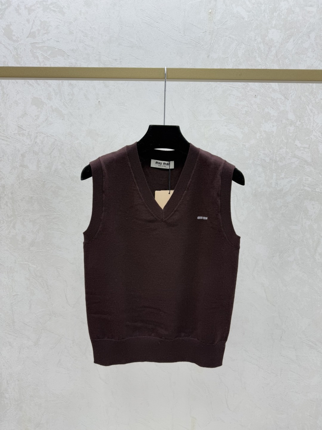 NO:695791,M family early spring new style solid color simple V-neck knitted vest color coffee size 36.38.40,,19860909M家 早春新款 纯色简约V领针织背心 颜色咖啡 尺码36.38.40,,,Women's clothing