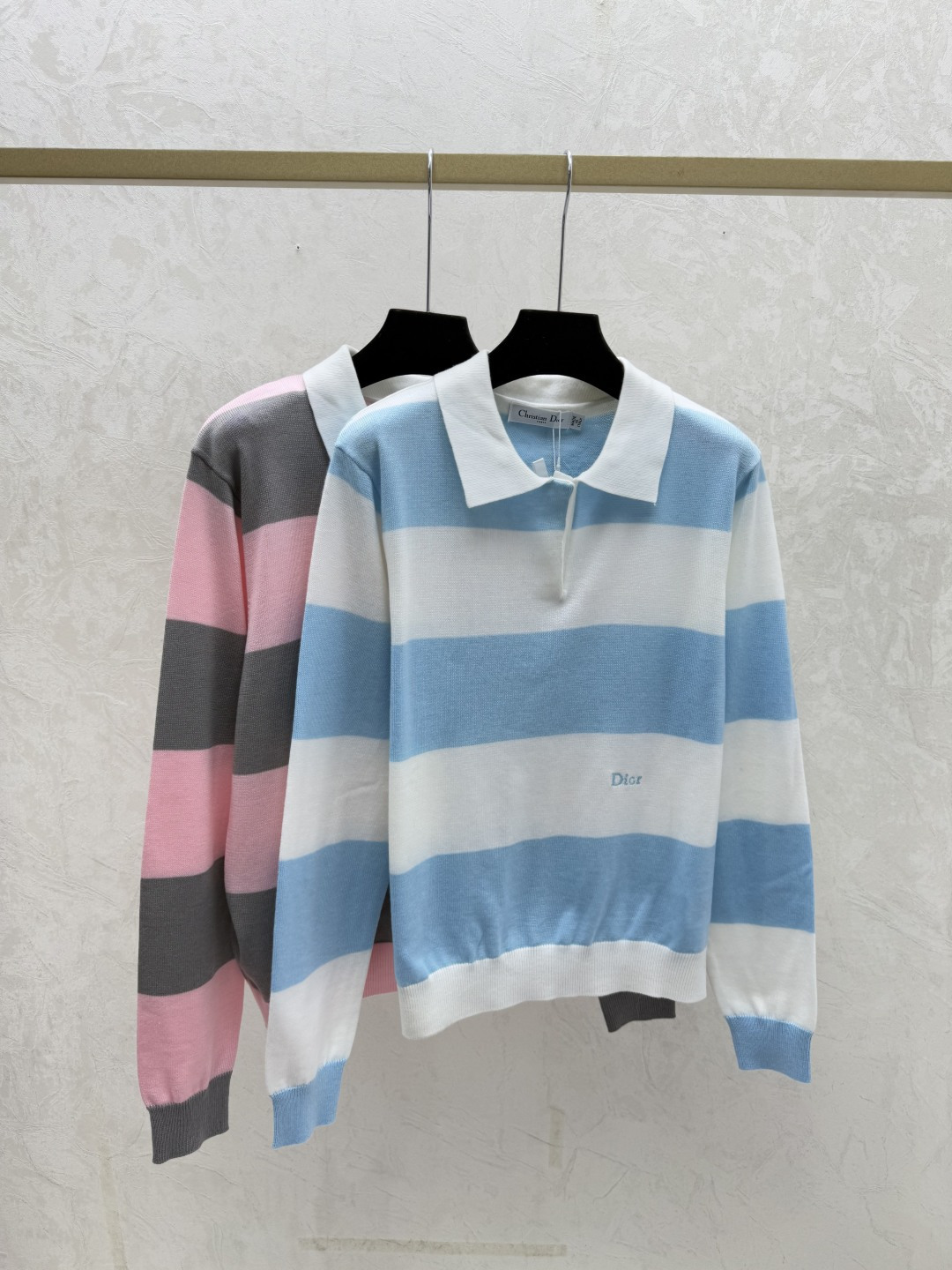 NO:695850,D Home Early Autumn New Style Contrast Striped Lapel Knitted Long Sleeves Color Pink Blue Size 36.38.40,,dior,19860909D家 早秋新款 撞色条纹翻领针织长袖 颜色粉色 蓝色 尺码36.38.40,,dior,,Women's clothing