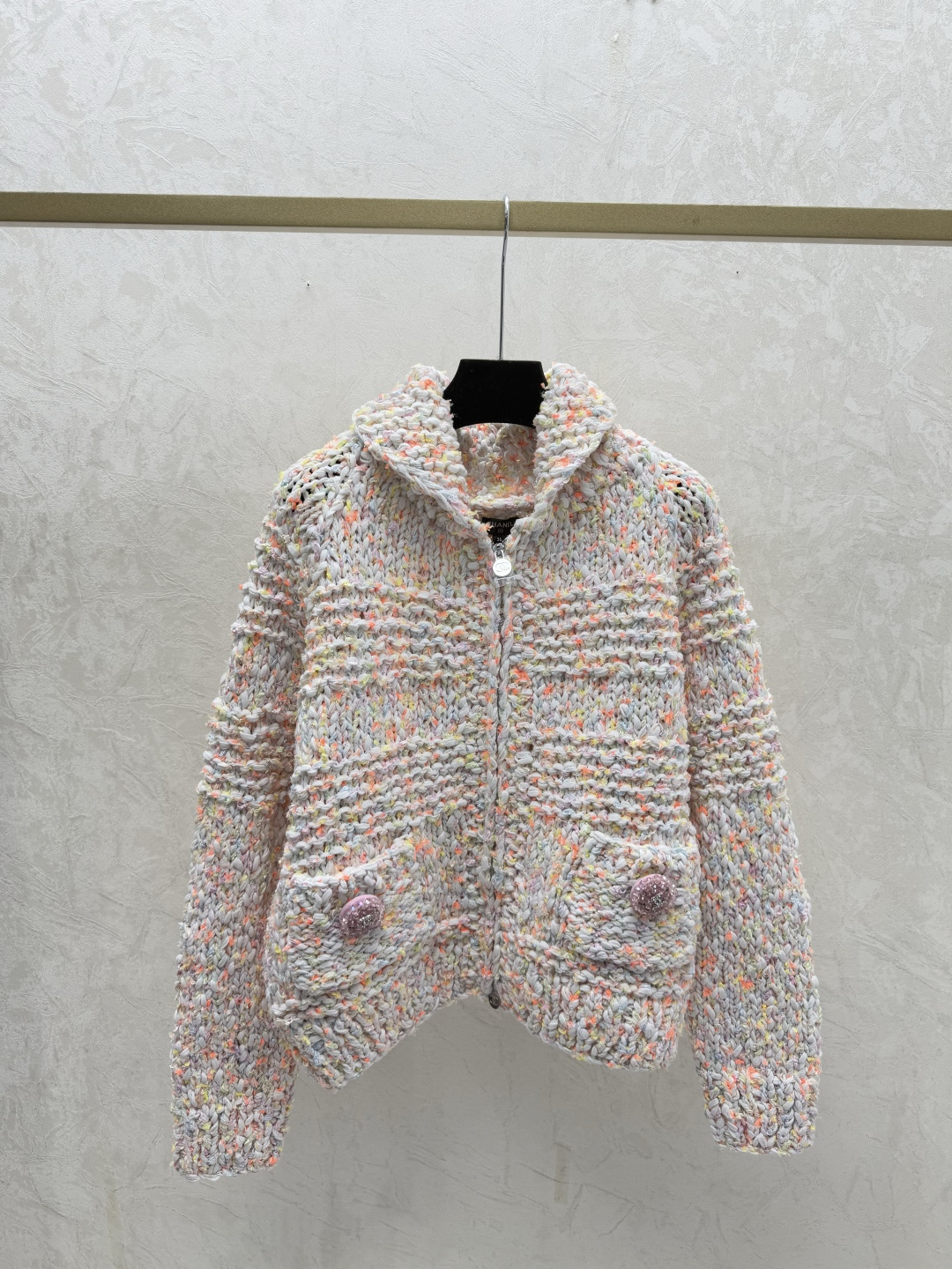 NO:708154,CH Home Early Autumn New Style Contrast Color Lapel Knitted Long-Sleeved Cardigan Color Pink Size 36.38.40,,19860909CH家 早秋新款 撞色翻领针织长袖开衫 颜色粉色 尺码36.38.40,,,Women's clothing