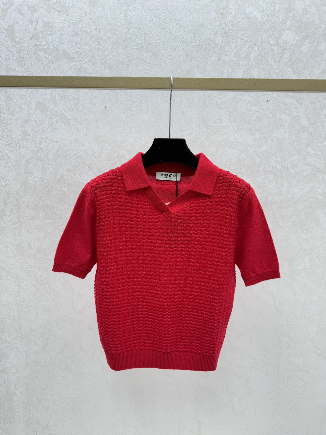NO:709871,M family early autumn new solid color lapel hollow knitted short sleeves color red size 36.38.40, T-shirt,19860909M家 早秋新款 纯色翻领镂空针织短袖 颜色红色 尺码36.38.40,,T-shirt,,Women's clothing