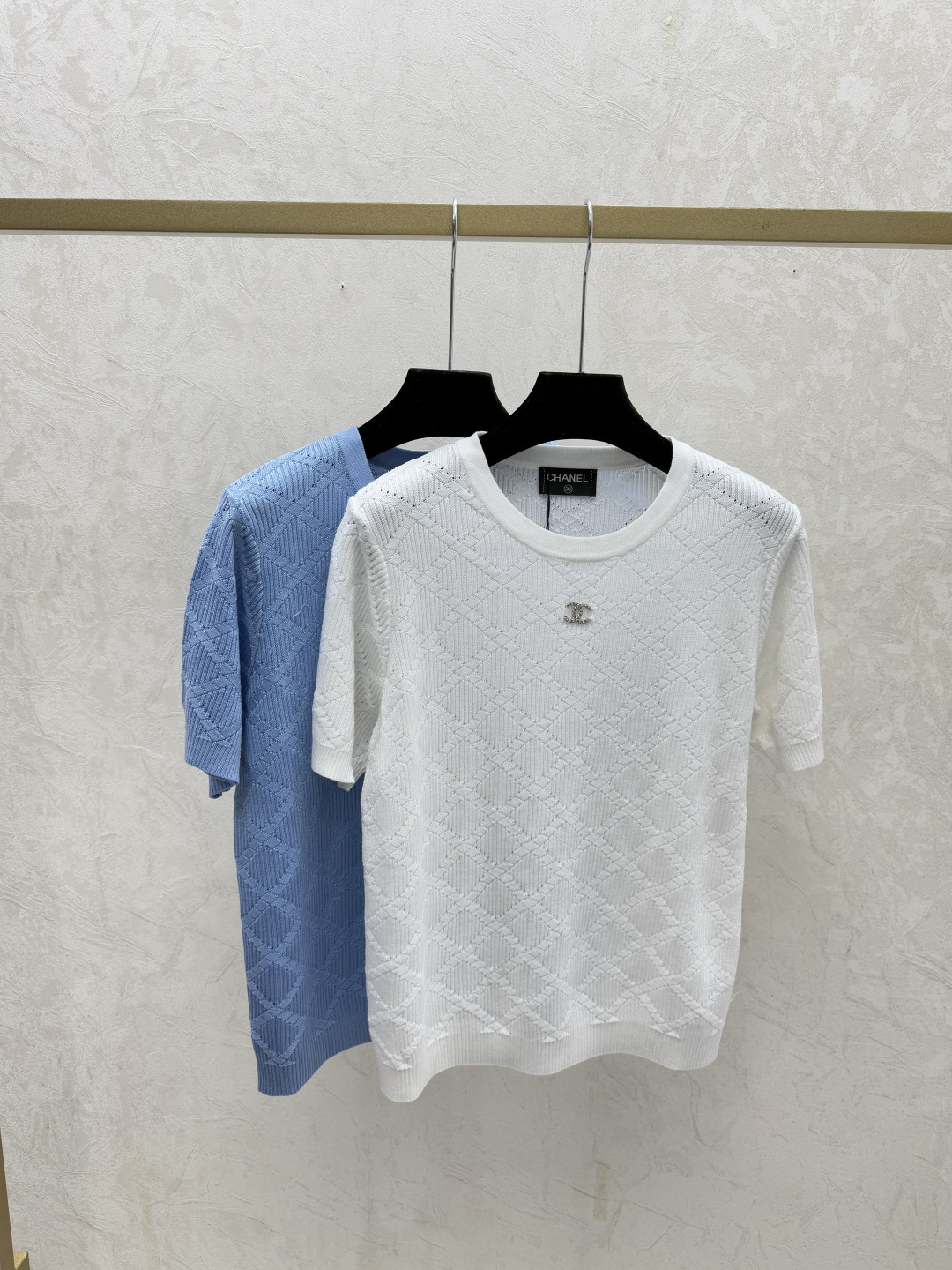 NO:709875,CH Home Early Spring New Solid Color Hollow Round Neck Knitted Short Sleeves Color White Blue Size 36.38.40, T-shirt,19860909CH家 早春新款 纯色镂空圆领针织短袖 颜色白色 蓝色 尺码36.38.40,,T-shirt,,Women's clothing