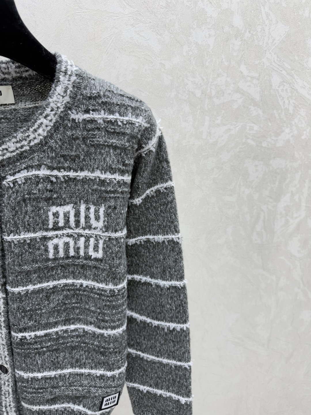 Miu Miu M家 早秋新款 撞色条纹圆领针织长袖开衫