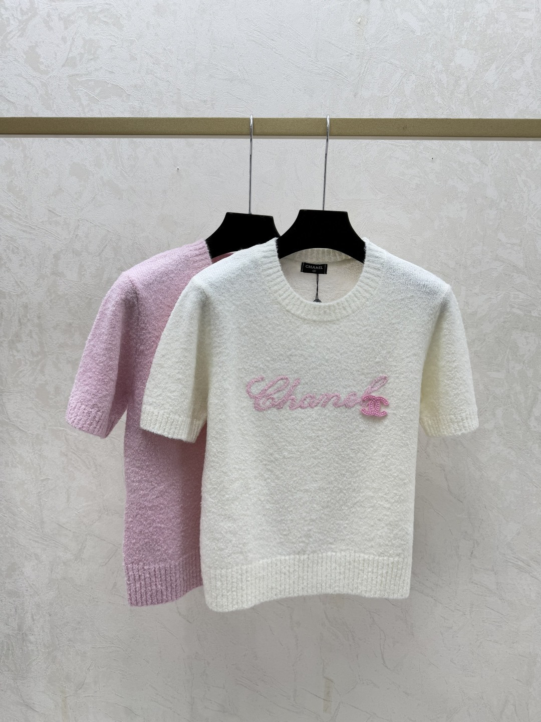 NO:712871,CH Home Early Spring New Style Contrast Letters Round Neck Knitted Short Sleeves Color White Pink Size 36.38.40, T-shirt,19860909CH家 早春新款 撞色字母圆领针织短袖 颜色白色 粉色 尺码36.38.40,,T-shirt,,Women's clothing