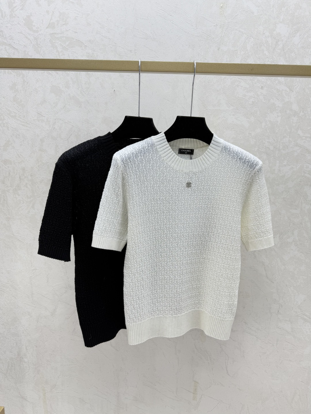 NO:712873,CH Home Early Spring New Style Solid Color Simple Round Neck Knitted Short Sleeves Color White Black Size 36.38.40, T-shirt,19860909CH家 早春新款 纯色简约圆领针织短袖 颜色白色 黑色 尺码36.38.40,,T-shirt,,Women's clothing