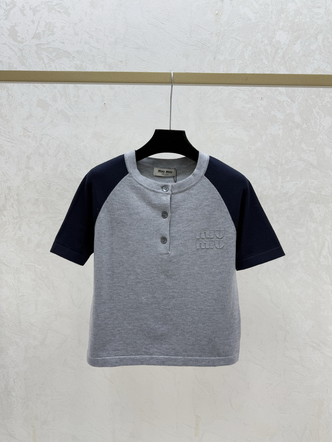 NO:712875,M family early spring new model, contrasting color round neck, simple knitted short sleeves, color gray, size 36.38.40,, T-shirt,19860909M家 早春新款 撞色圆领简约针织短袖 颜色灰色 尺码36.38.40,,T-shirt,,Women's clothing