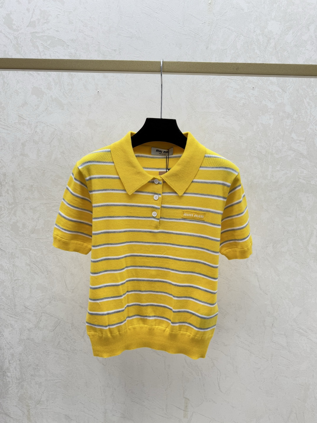 NO:712877,M's new style for early spring, contrasting striped lapel knitted short-sleeves, color yellow, size 36.38.40,, T-shirt,19860909M家 早春新款 撞色条纹翻领针织短袖 颜色黄色 尺码36.38.40,,T-shirt,,Women's clothing