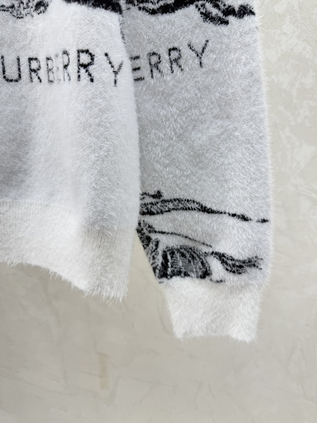 Burberry BU家 早秋新款 撞色战马圆领针织长袖