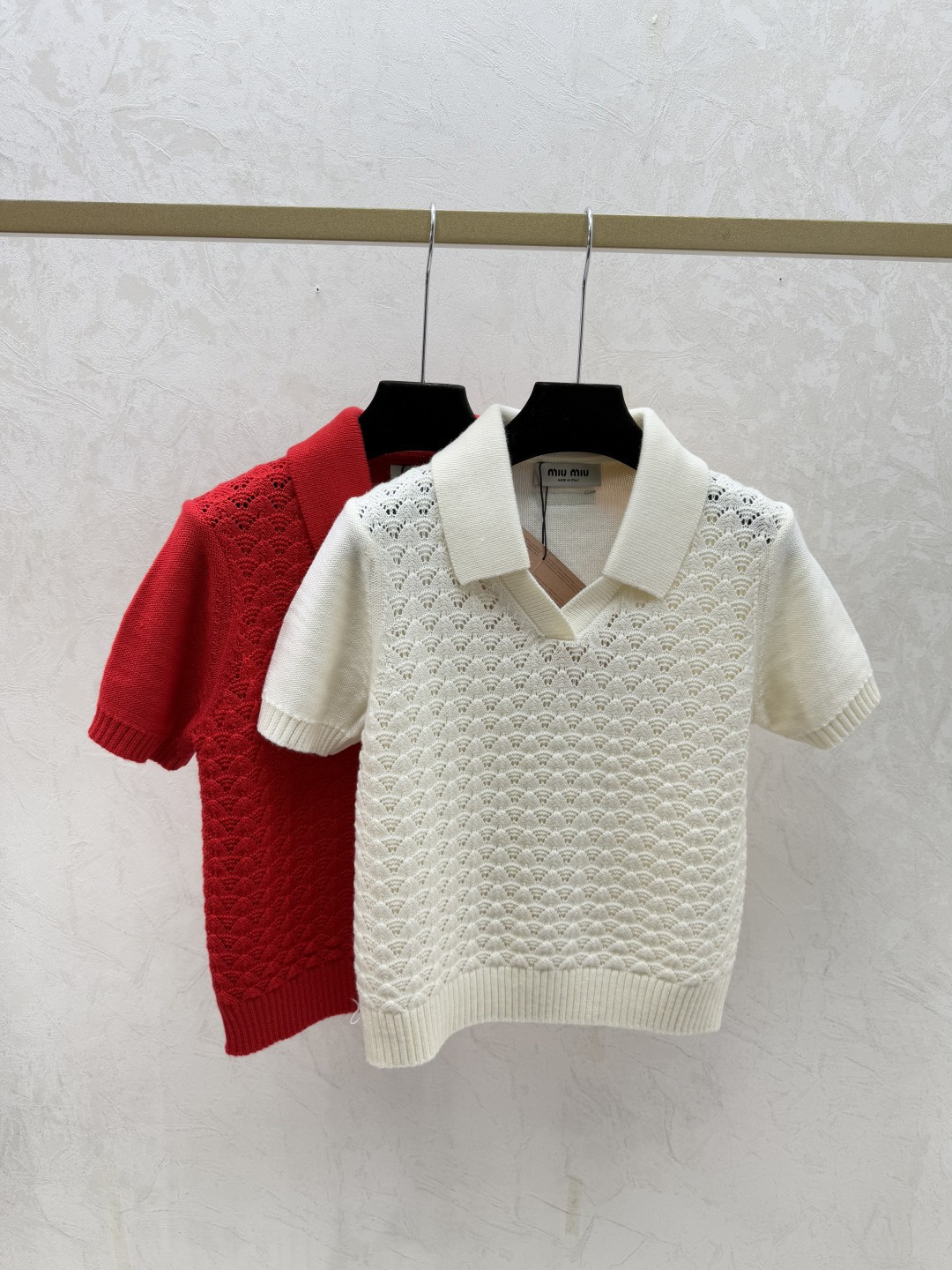 NO:715308,M family early spring new style solid color lapel hollow knitted short sleeves color white red size 36.38.40, T-shirt,19860909M家 早春新款 纯色翻领镂空针织短袖 颜色白色 红色 尺码36.38.40,,T-shirt,,Women's clothing