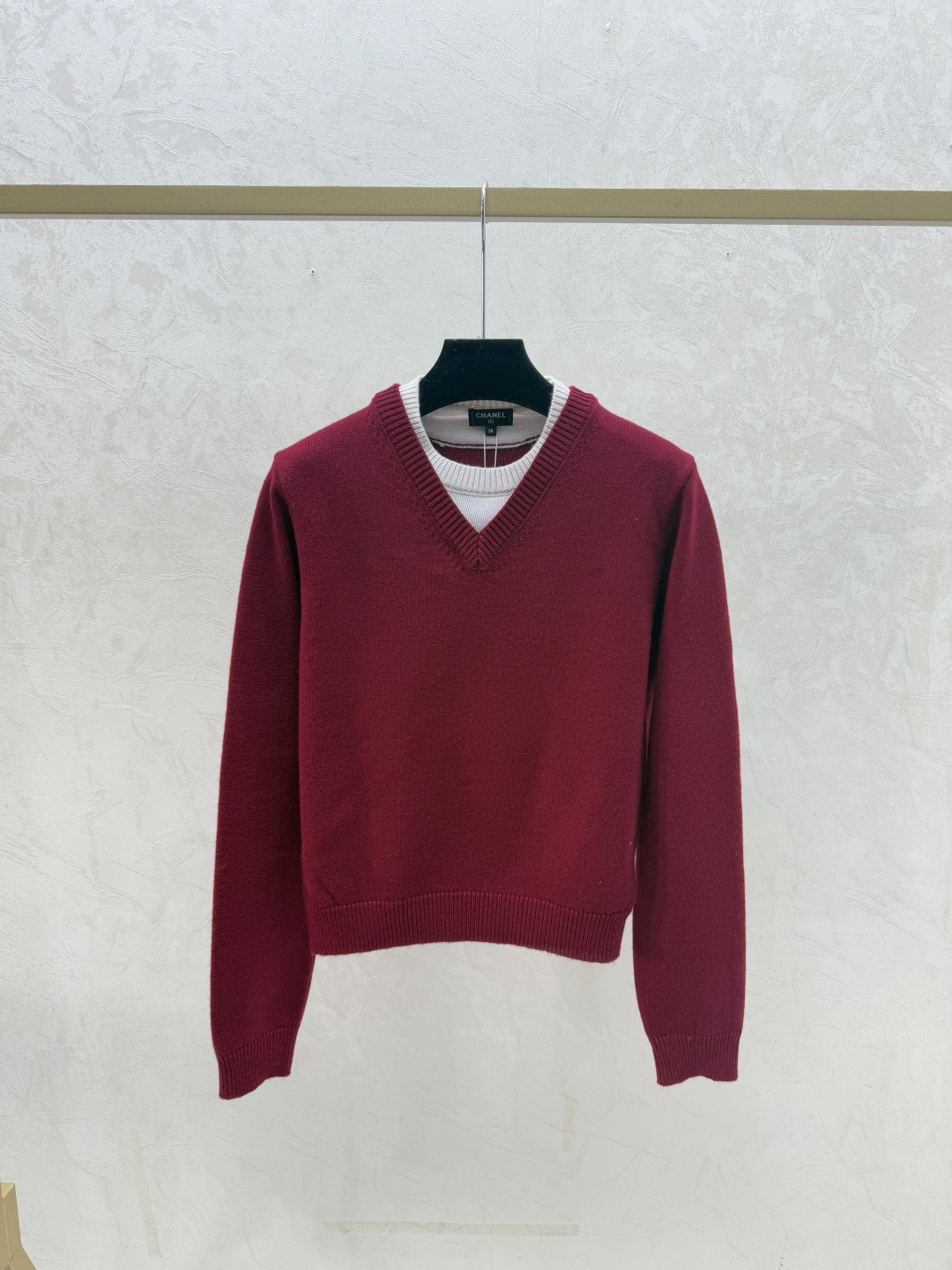 NO:715564,CH Home Early Autumn New Style Contrast Color Fake Two-piece Round Neck Knitted Long Sleeves Color Gray Red Size 36.38.40,,19860909CH家 早秋新款 撞色假两件圆领针织长袖 颜色灰色 红色 尺码36.38.40,,,Women's clothing