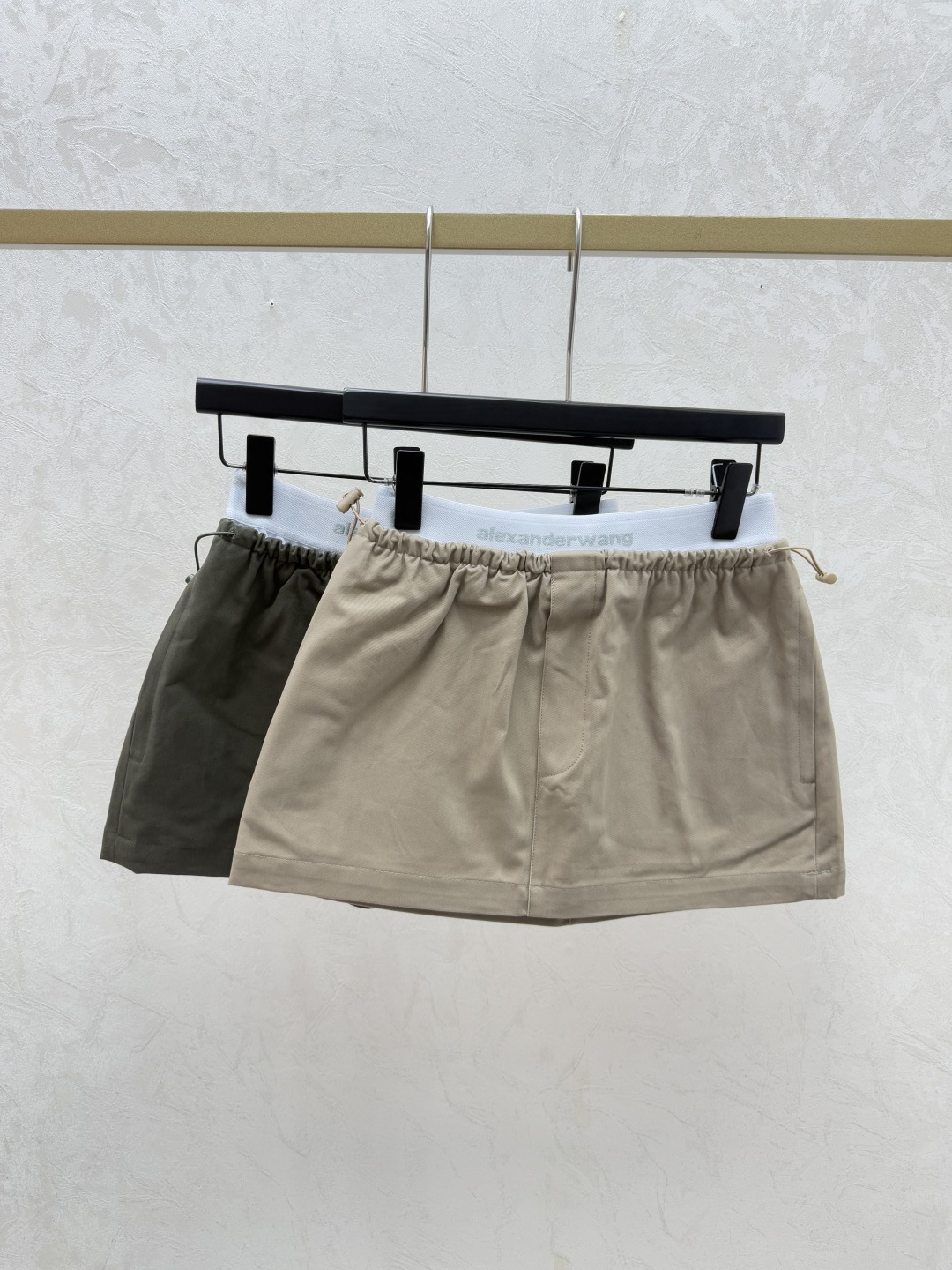 NO:729637,AW home early spring new style simple skirt with contrasting letters, color khaki green, size 36.38.40,,skirts,19860909AW家 早春新款 撞色字母简约半裙 颜色卡其 绿色 尺码36.38.40,,skirts,,Women's clothing
