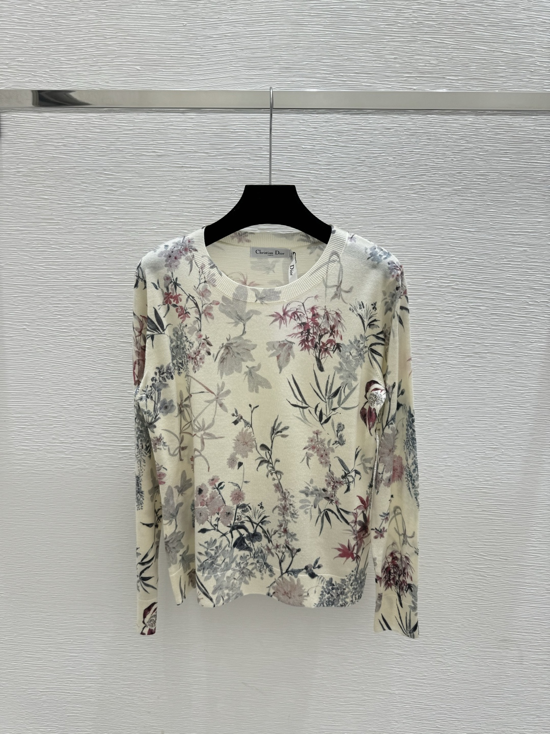 NO:738481,D Home Early Autumn New Style Floral Print Merino Wool Round Neck Knitted Long Sleeve Color Apricot Size 36.38.40,,dior,19860909D家 早秋新款 花卉印花美丽奴羊毛圆领针织长袖 颜色杏色 尺码36.38.40,,dior,,Women's clothing