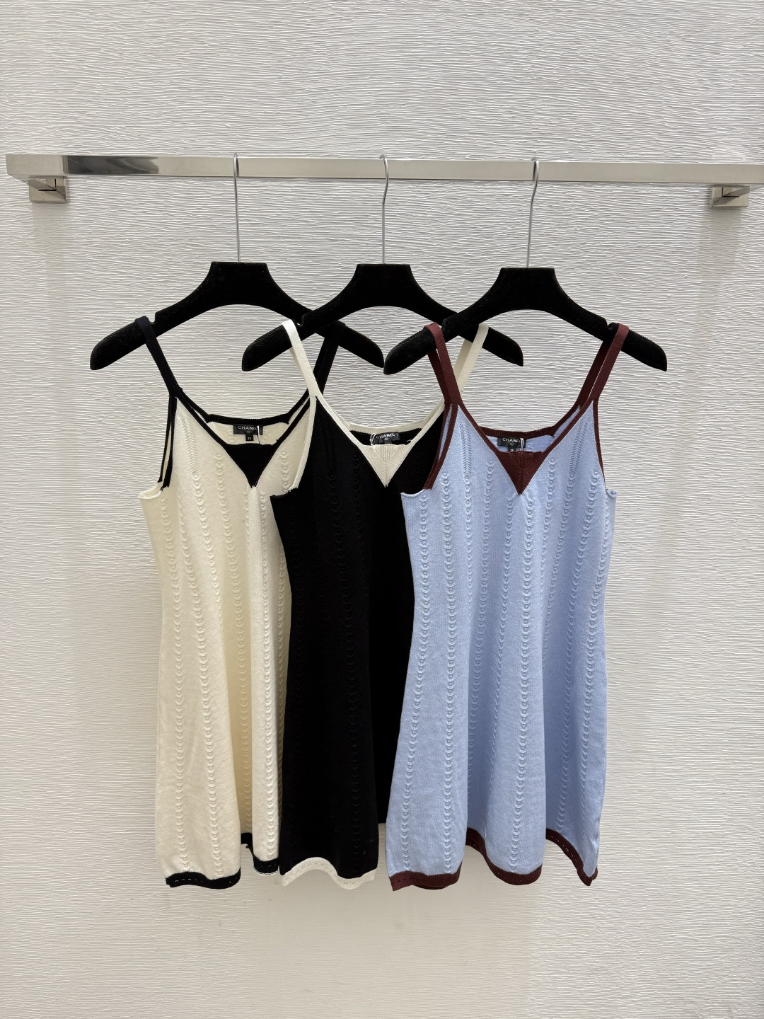 NO:738509,Ch Home Spring and Summer New Style Slim Fit Knitted Dress Color Black Beige Blue Size 36.38.40,,skirts,19860909Ch家 春夏新款 气质修身针织连衣裙 颜色黑色米色蓝色 尺码36.38.40,,skirts,,Women's clothing