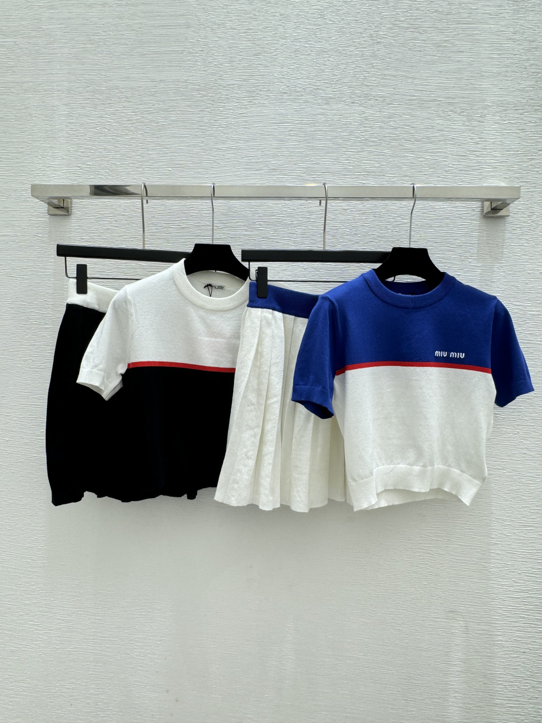 NO:742888,Gjiajia new spring and summer color-blocked knitted skirt. Color: white and black. White and sapphire blue. Size: sml, Miu Miu-clothing, gucci, skirts,19860909G家家 春夏新款 拼色针织套裙 颜色白拼黑.白拼宝蓝 尺码sml,缪缪-服装,gucci,skirts,,Women's clothing