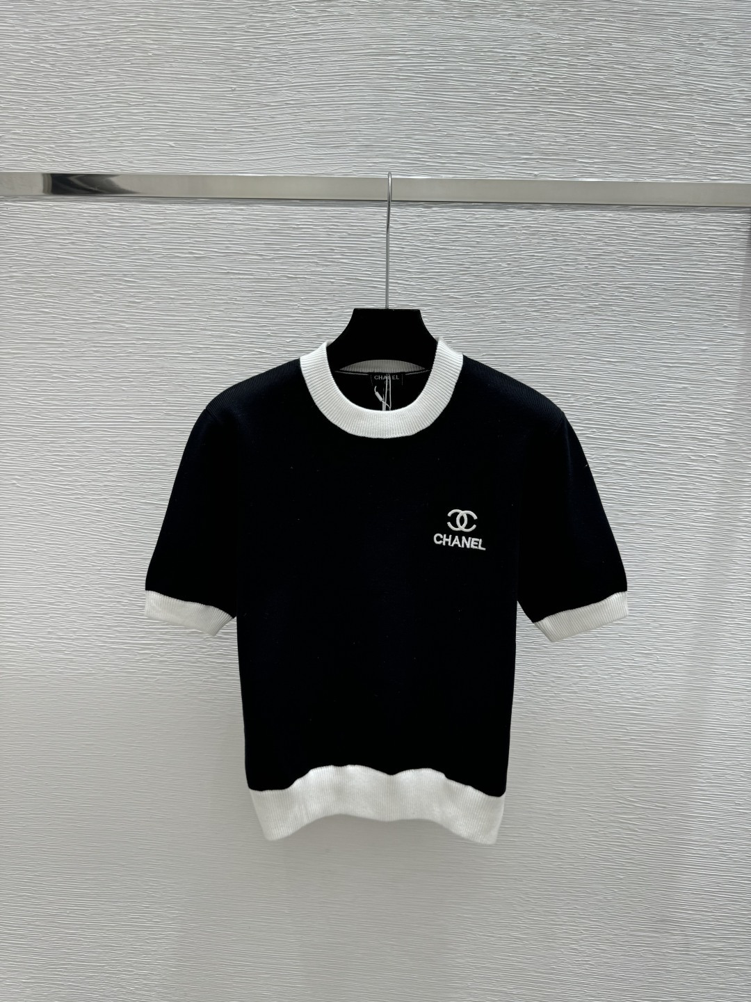 NO:748452,CH Home Early Spring New Style Contrast Color Simple Round Neck Knitted Suit Color Black Size 36.38.40,,19860909CH家 早春新款 撞色简约圆领针织套装 颜色黑色 尺码36.38.40,,,Women's clothing