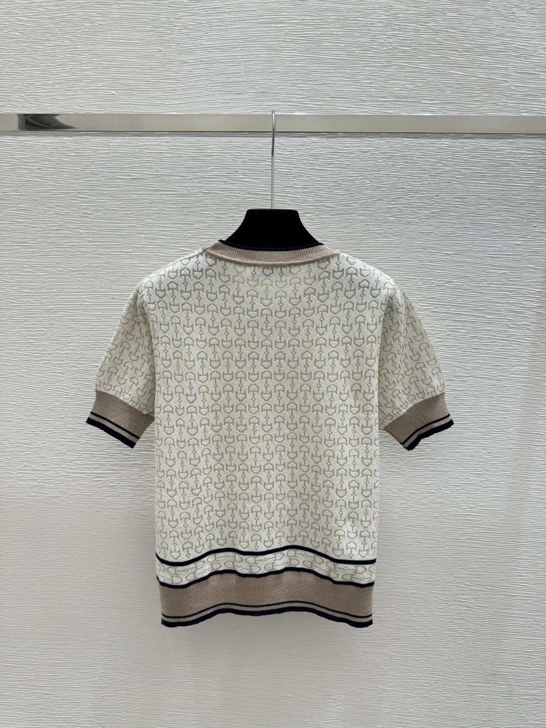 Unknown VA家 早春新款 撞色条纹圆领针织短袖