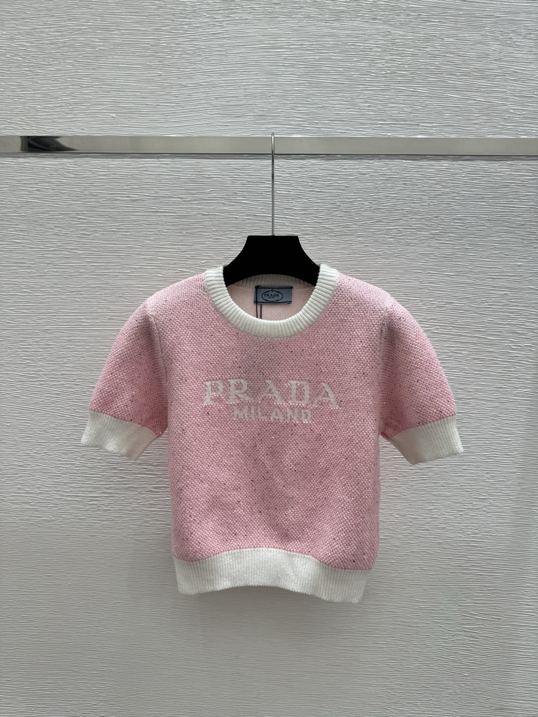 Prada P家 早春新款 撞色字母珠片圆领针织短袖