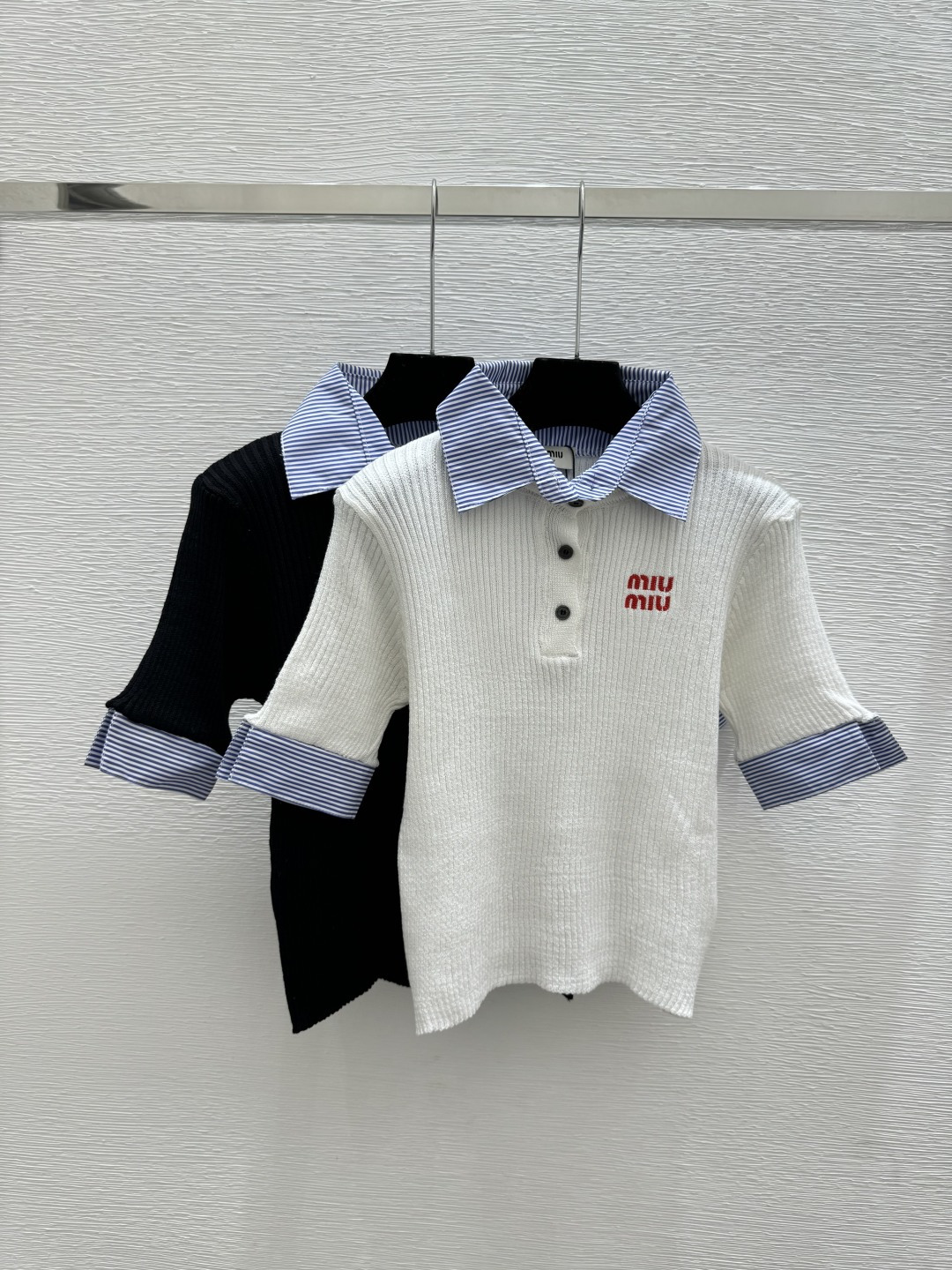 NO:750312,M's early spring new style, contrasting lapels, simple knitted short-sleeves, color white, black, size 36.38.40,, T-shirt,19860909M家 早春新款 撞色翻领简约针织短袖 颜色白色 黑色 尺码36.38.40,,T-shirt,,Women's clothing