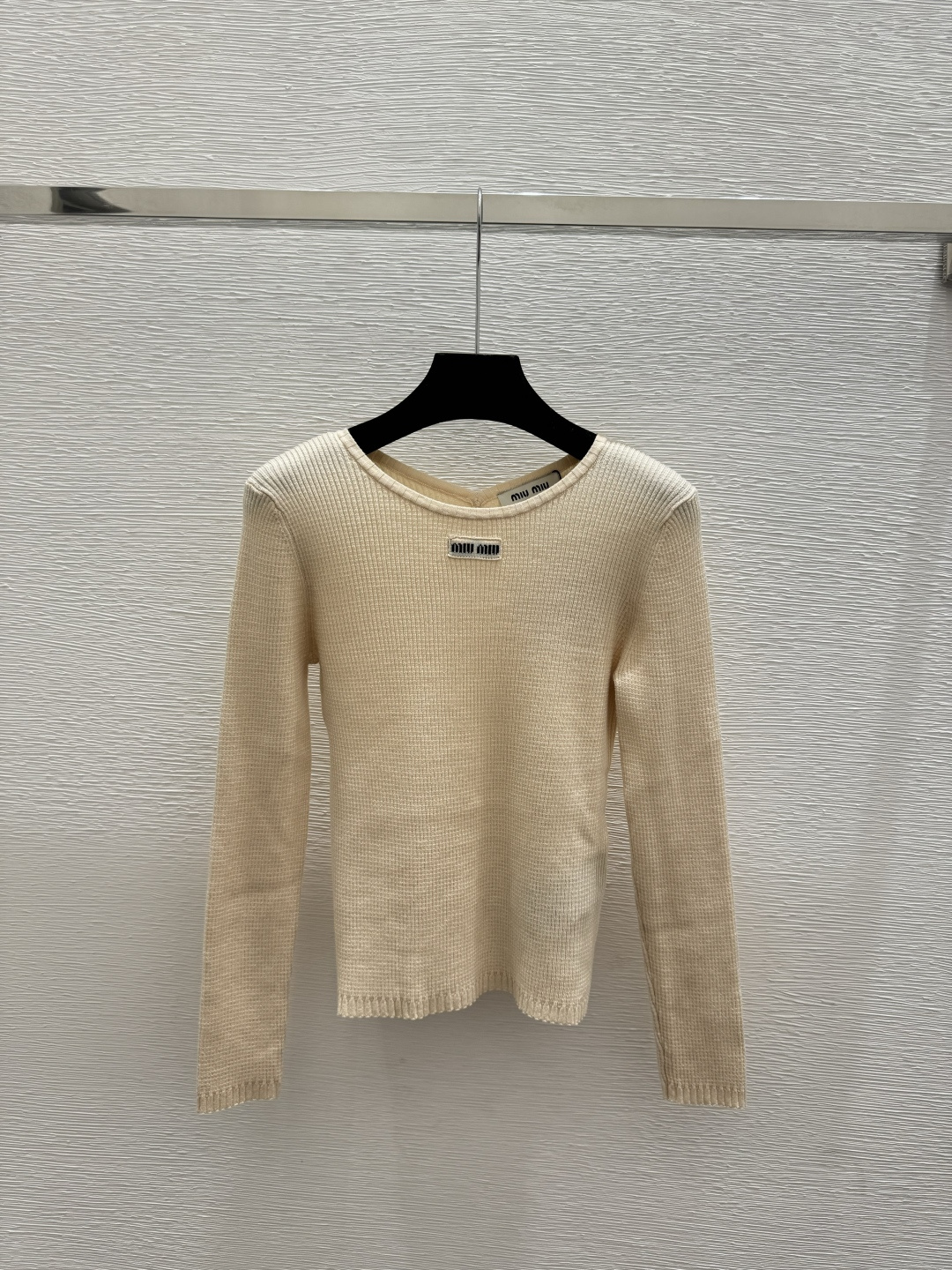 Miu Miu M家 早春新款 纯色简约针织长袖